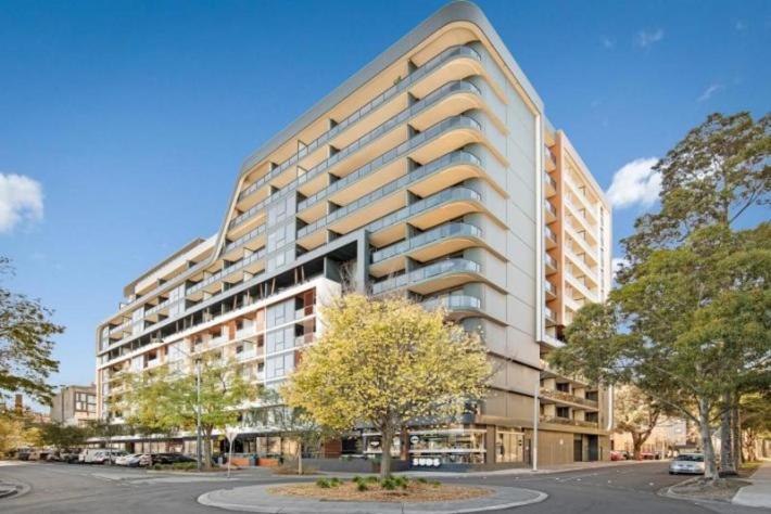 Hotel Modern Luxurious With Private Parking On Premises And Fast Internet