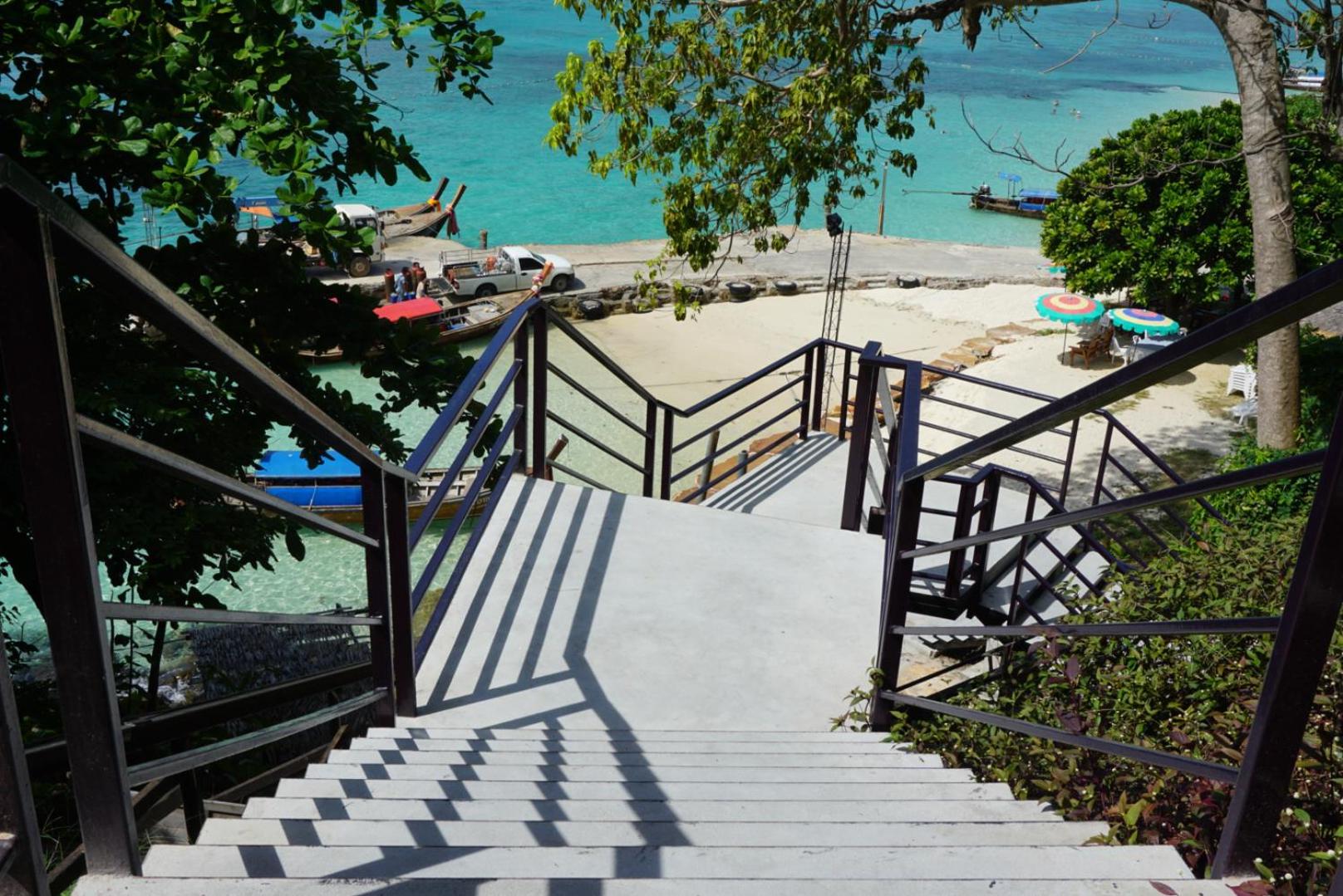 HIP Seaview Resort @ Phi Phi