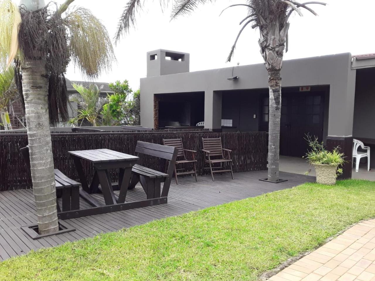 Khaya La Manzi Guest Lodge view 3