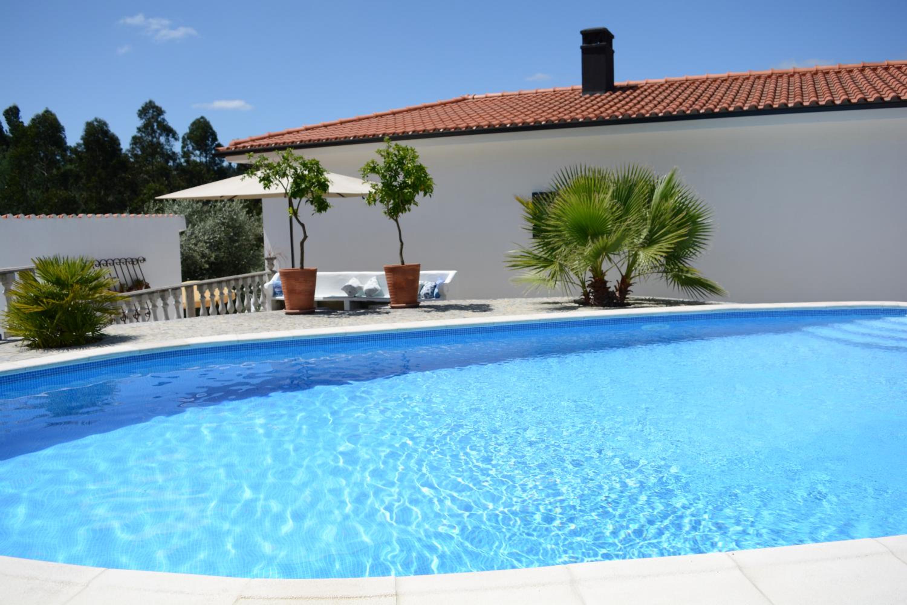 Quinta da Granja Gardener's cottage view 5