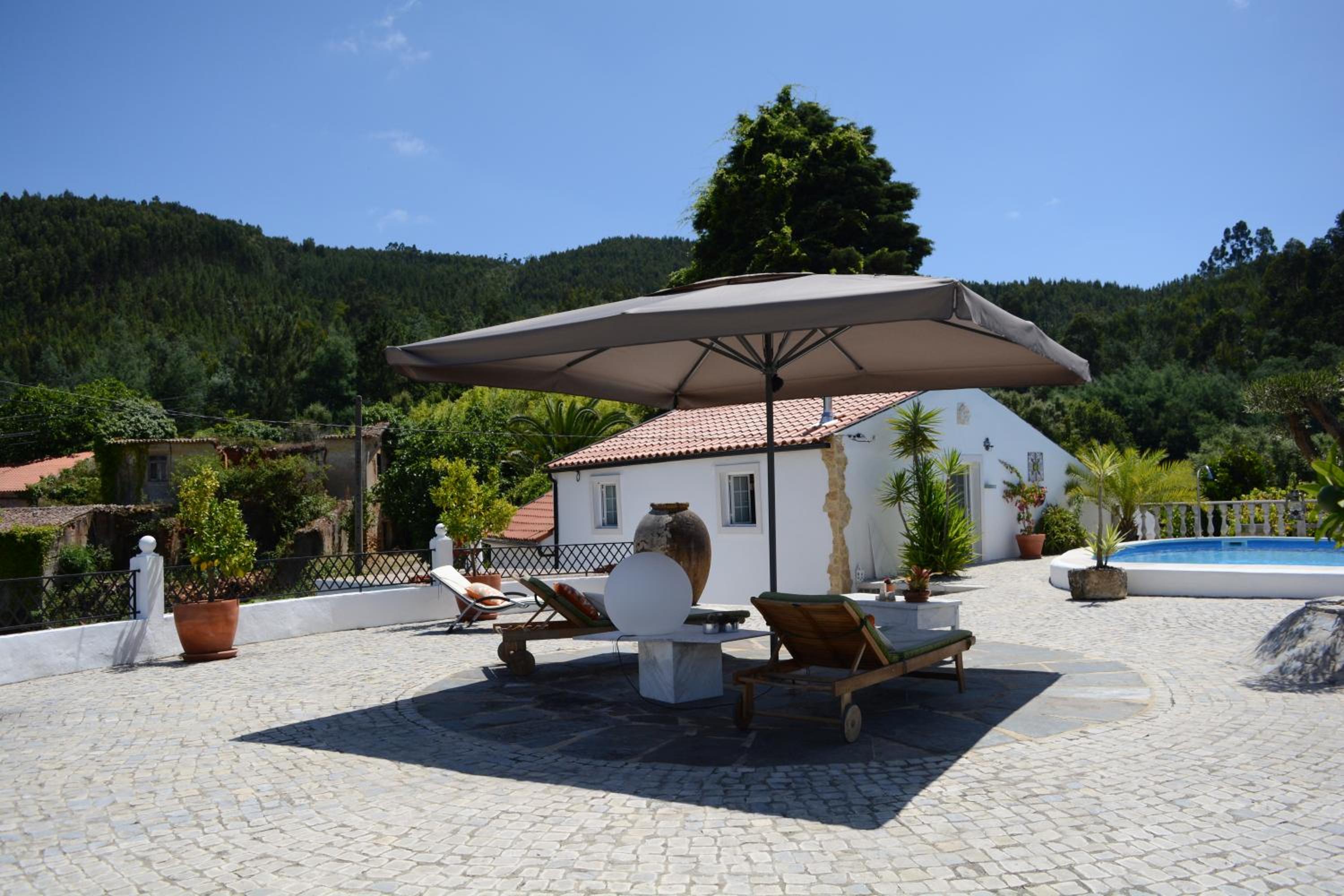 Quinta da Granja Gardener's cottage view 2