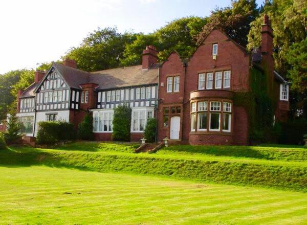 Hotel Brass Castle Country House Accommodation