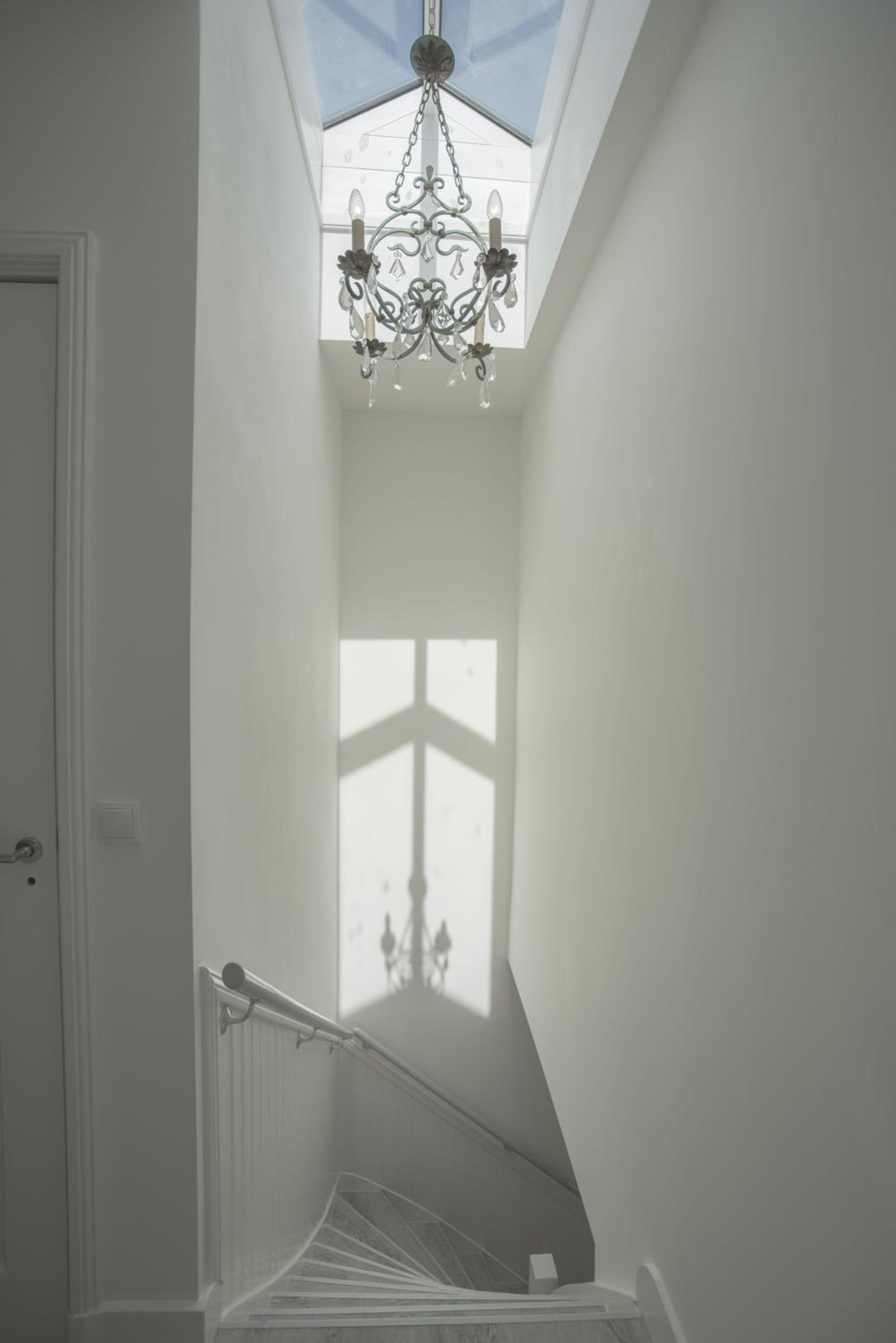 Luxury Upstairs & Downstairs Apartments view 4