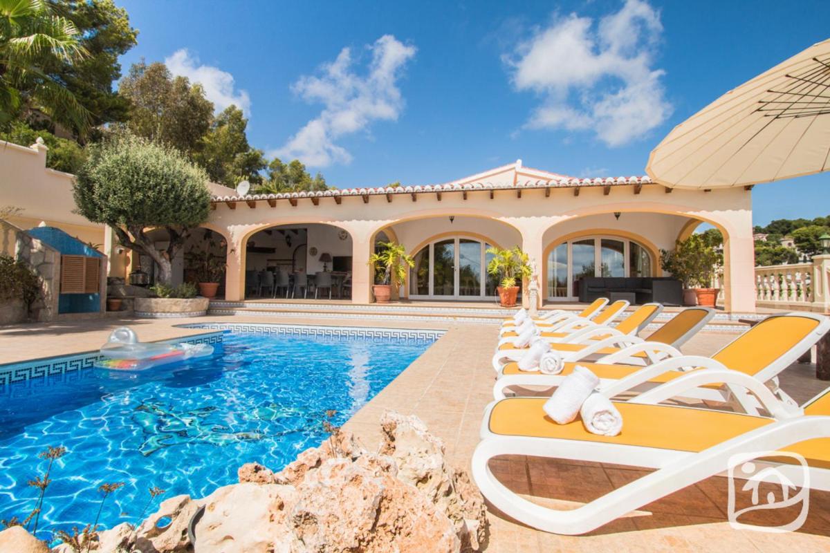 Villa Serenidad by Abahana Villas view 5