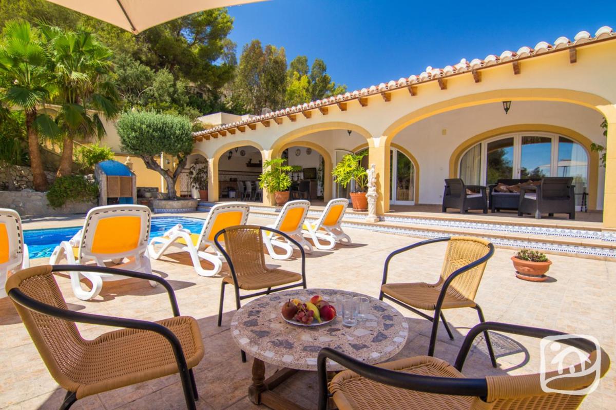 Villa Serenidad by Abahana Villas view 4