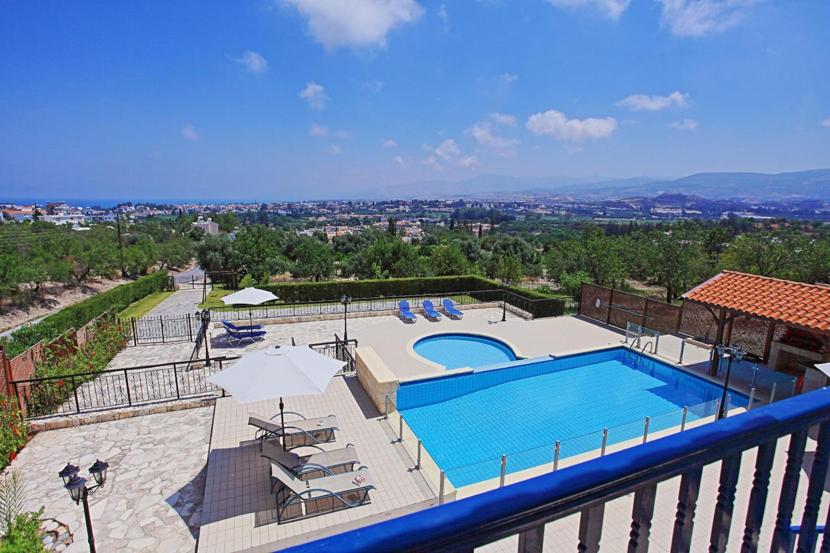 Villa Mandola Rosa view 3