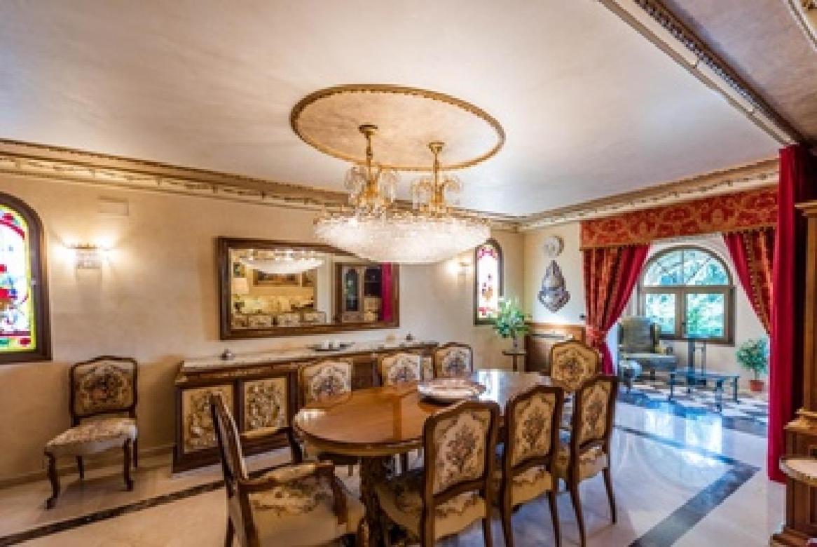 VILLA WITH PRIVATE POOL,NEAR THE BEACH , BBQ, WiFi