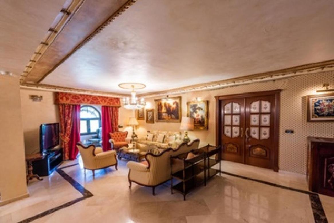 VILLA WITH PRIVATE POOL,NEAR THE BEACH , BBQ, WiFi