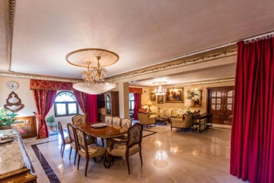 VILLA WITH PRIVATE POOL,NEAR THE BEACH , BBQ, WiFi