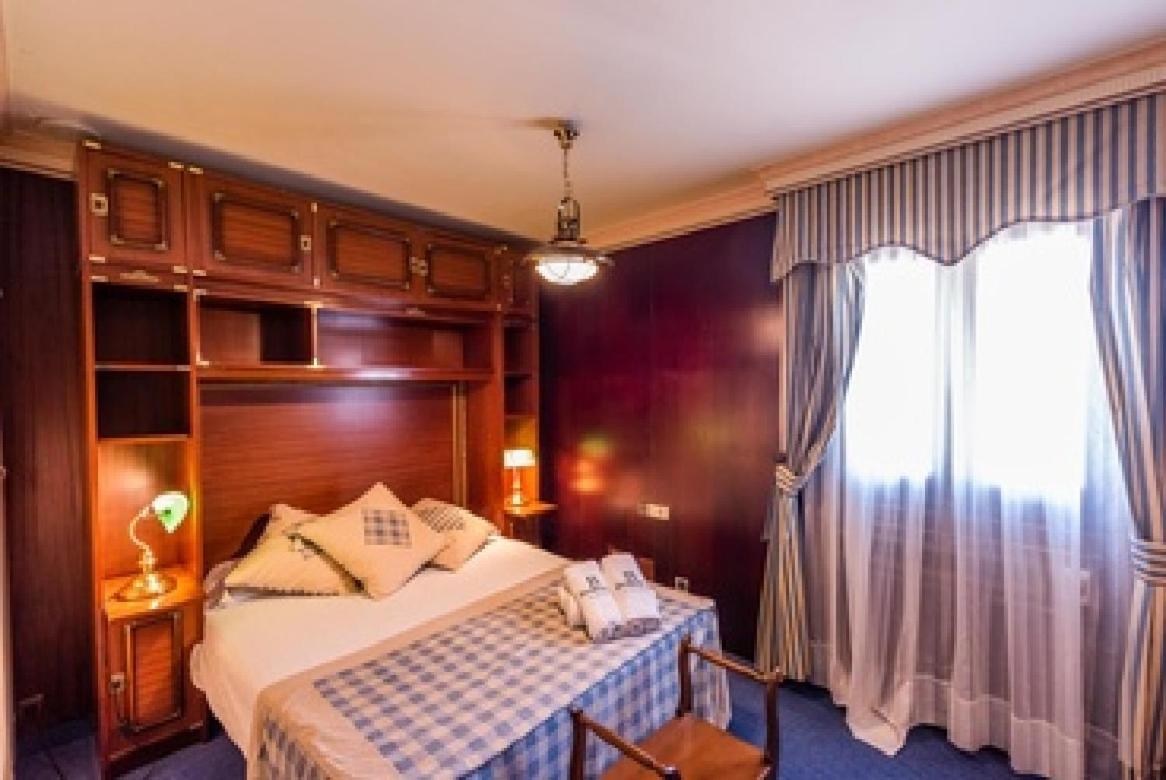 VILLA WITH PRIVATE POOL,NEAR THE BEACH , BBQ, WiFi