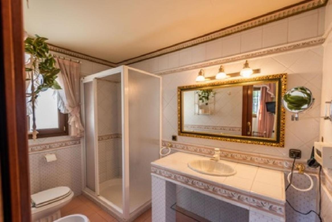 VILLA WITH PRIVATE POOL,NEAR THE BEACH , BBQ, WiFi