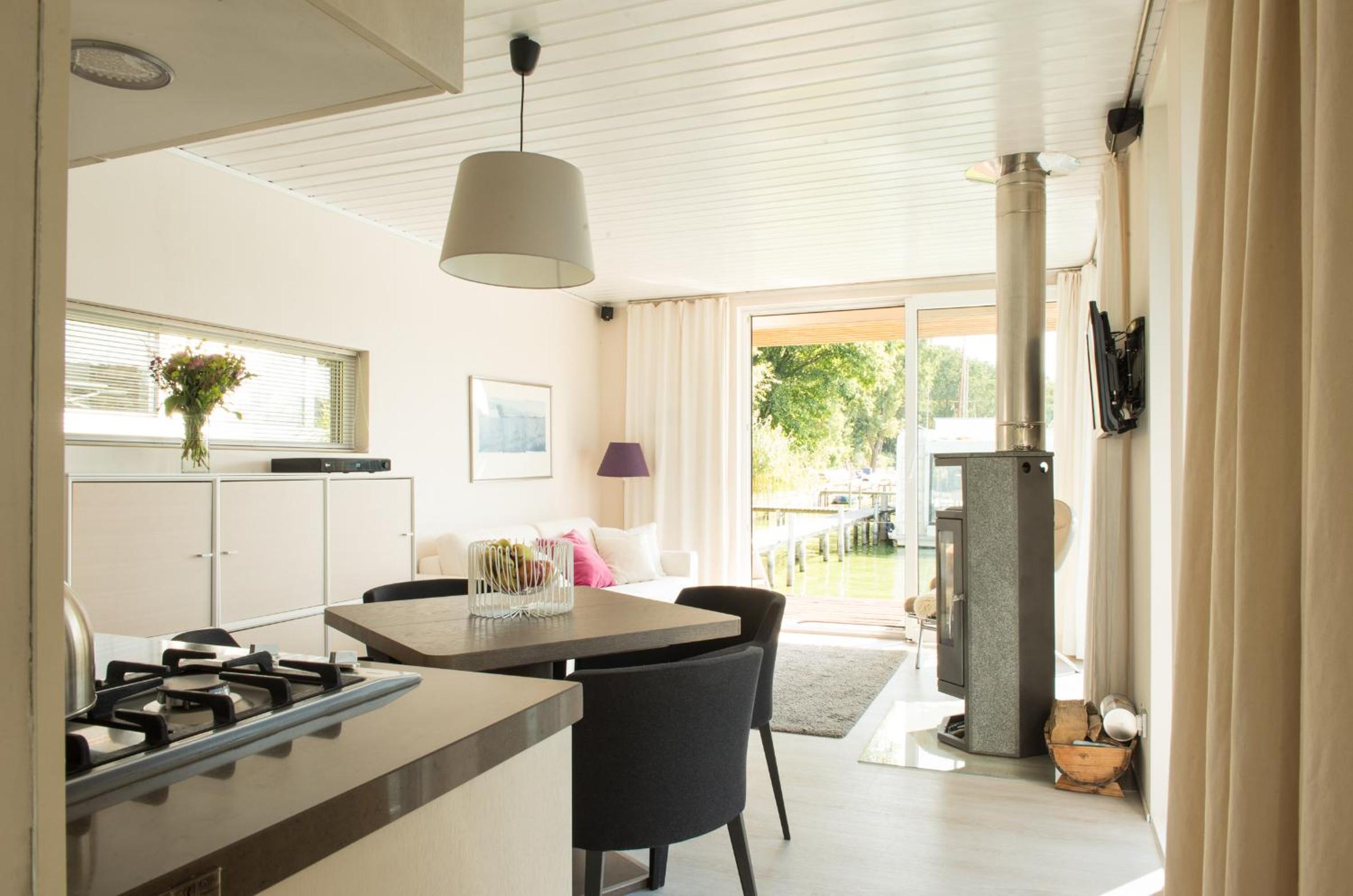 Marina Hausboote und Seelodge