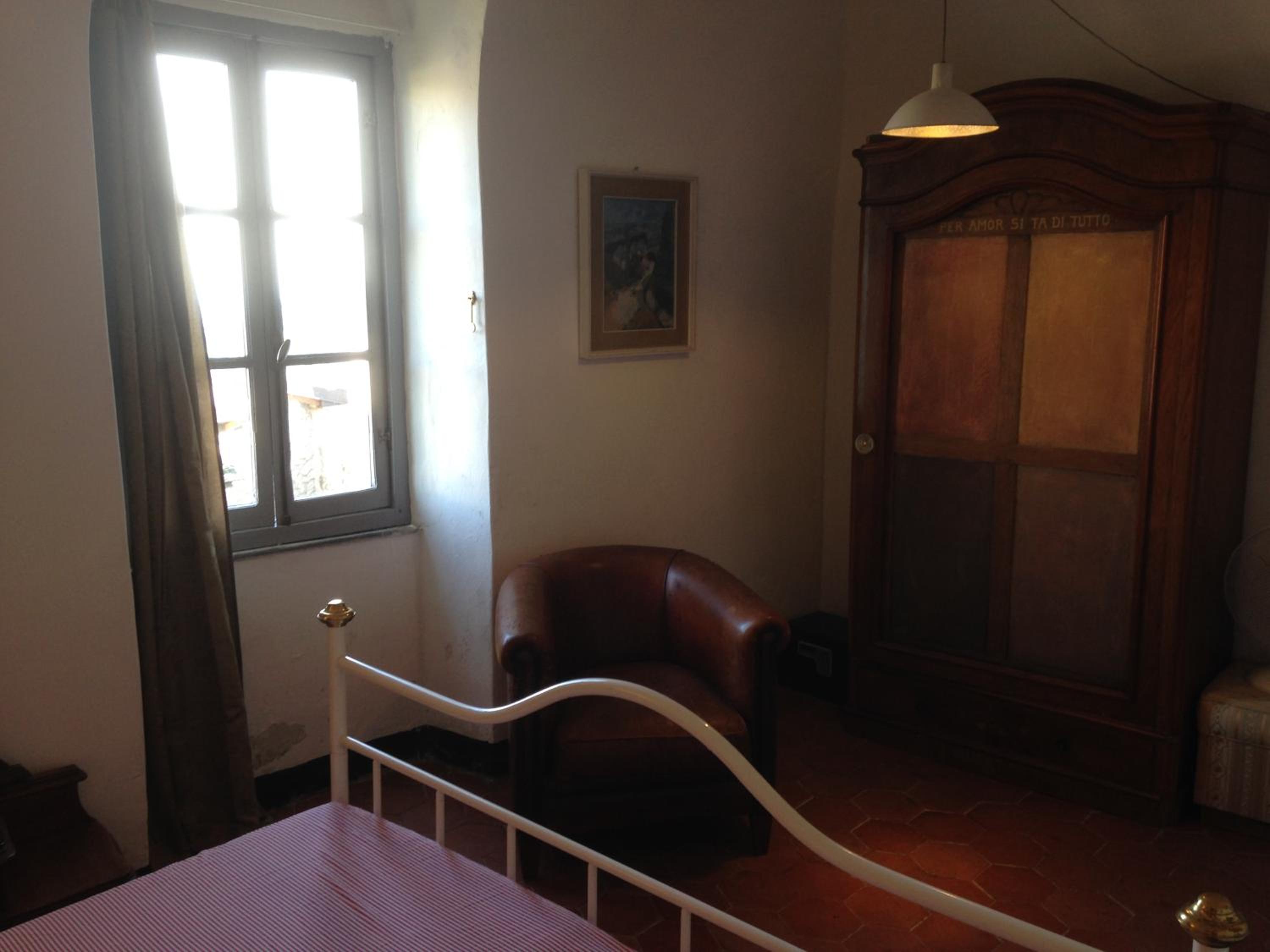 Photo 33