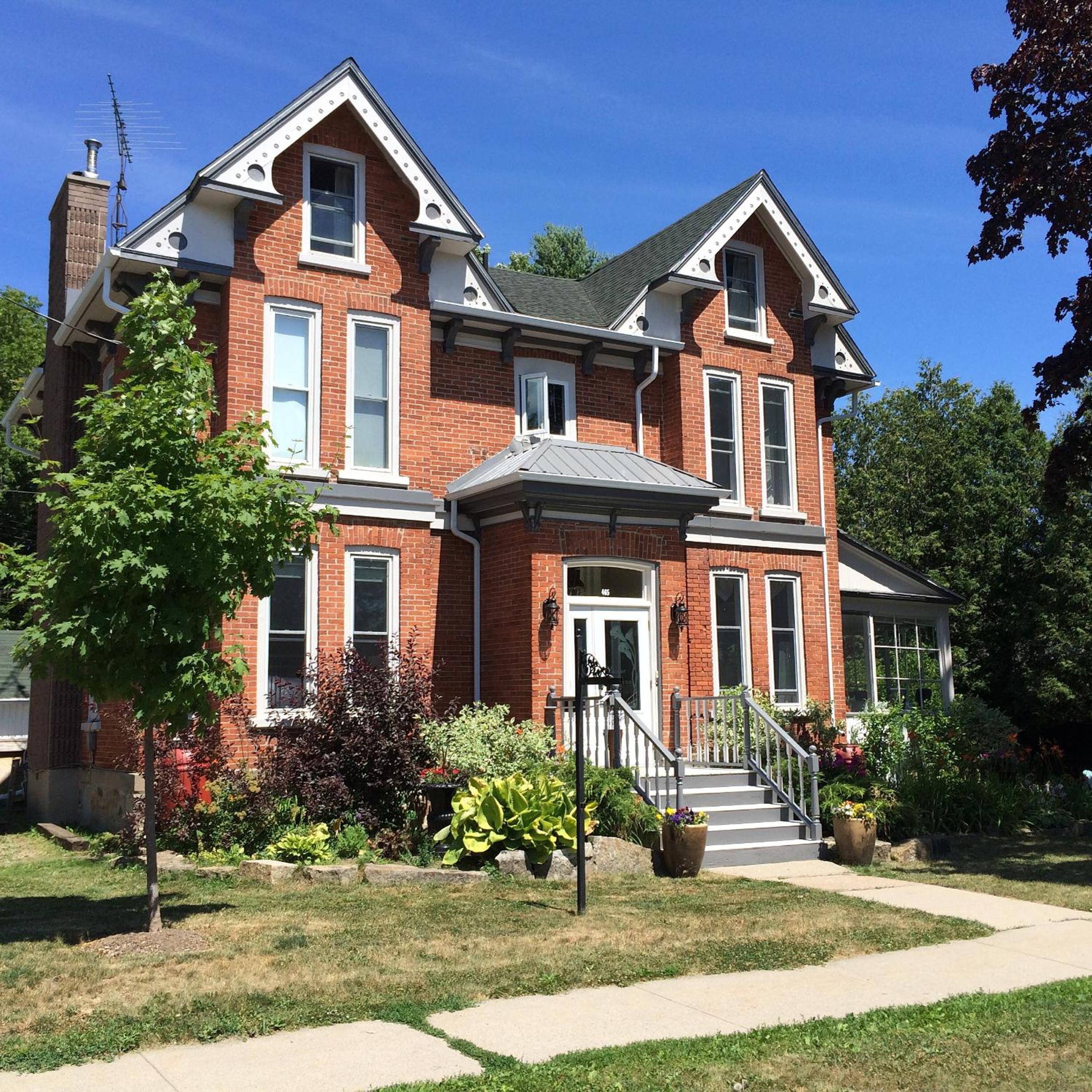 Gananoque Vacations - Seaway Manor BB - Property Image 1