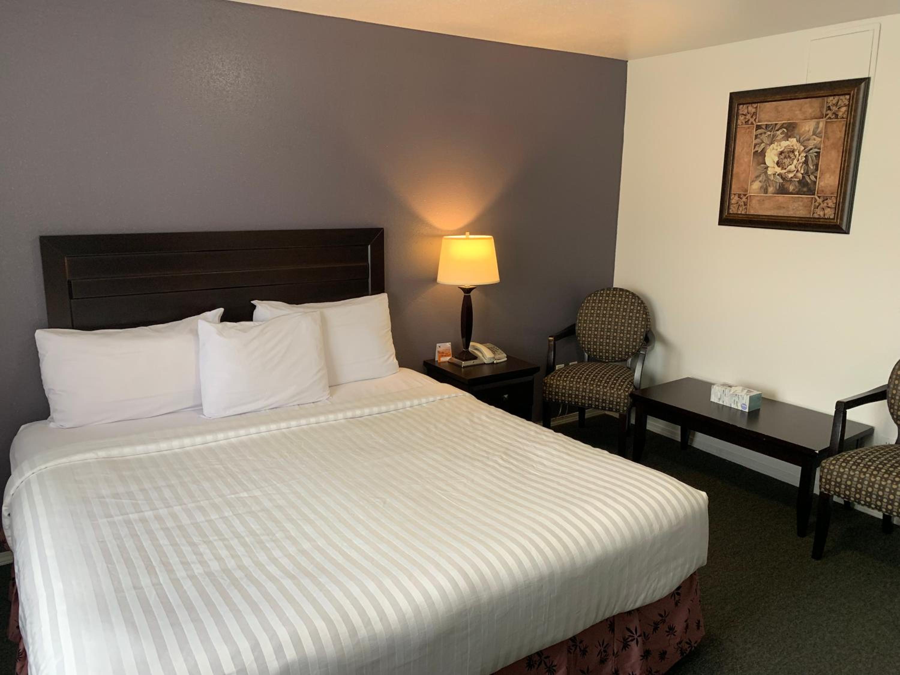 Lake Country Inn view 4