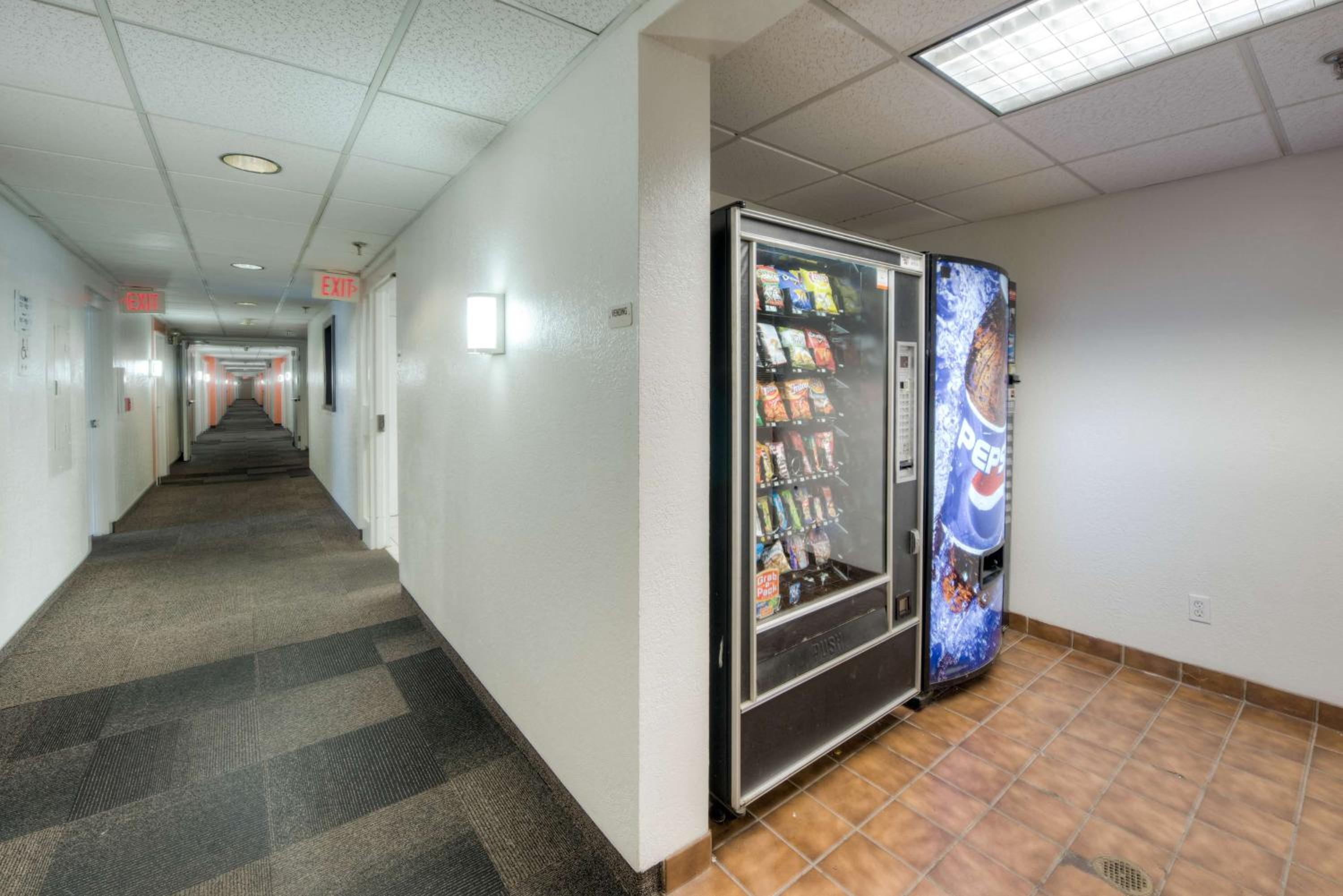 Motel 6-Branford, CT - New Haven - Property Image 31