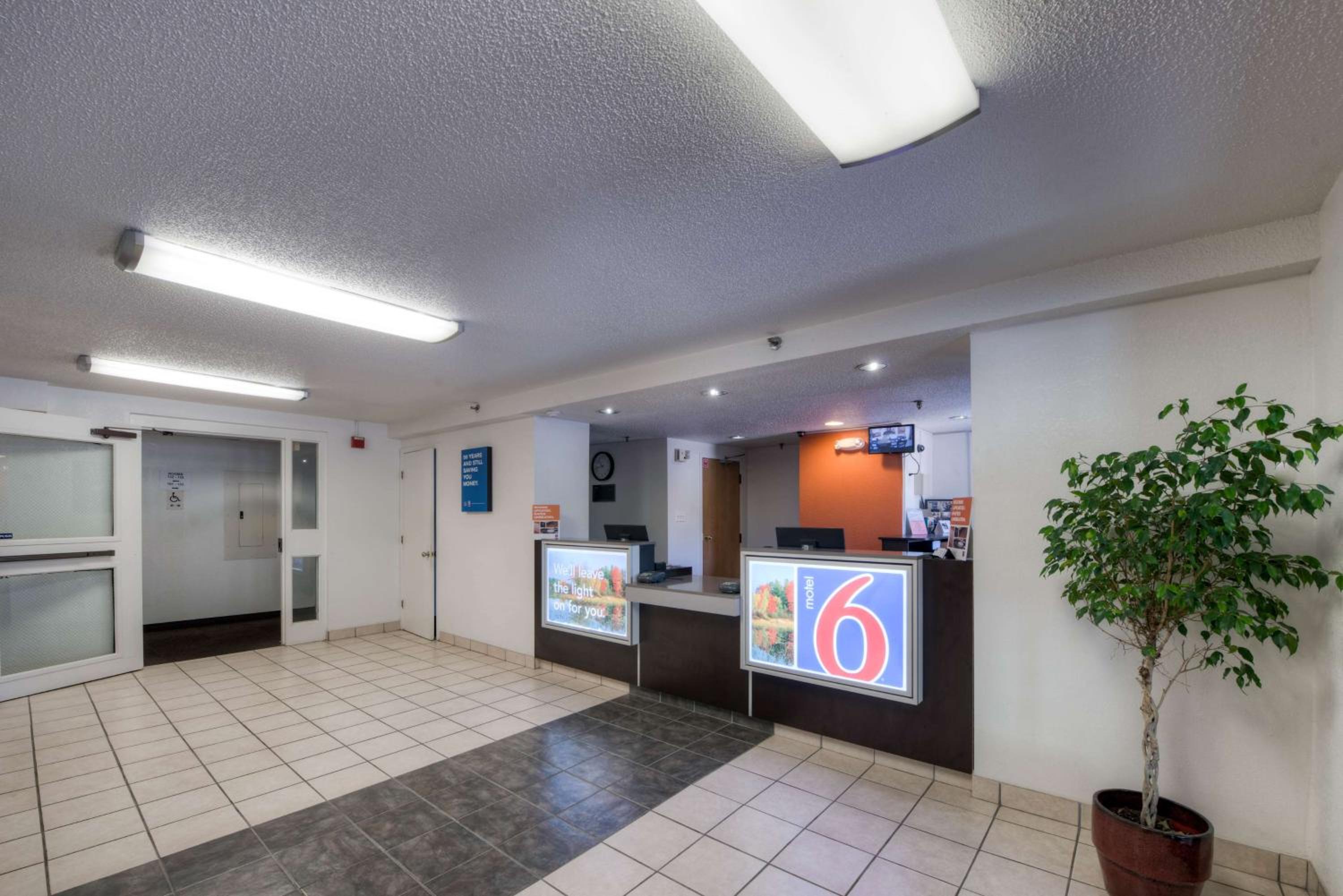 Motel 6-Branford, CT - New Haven - Property Image 3