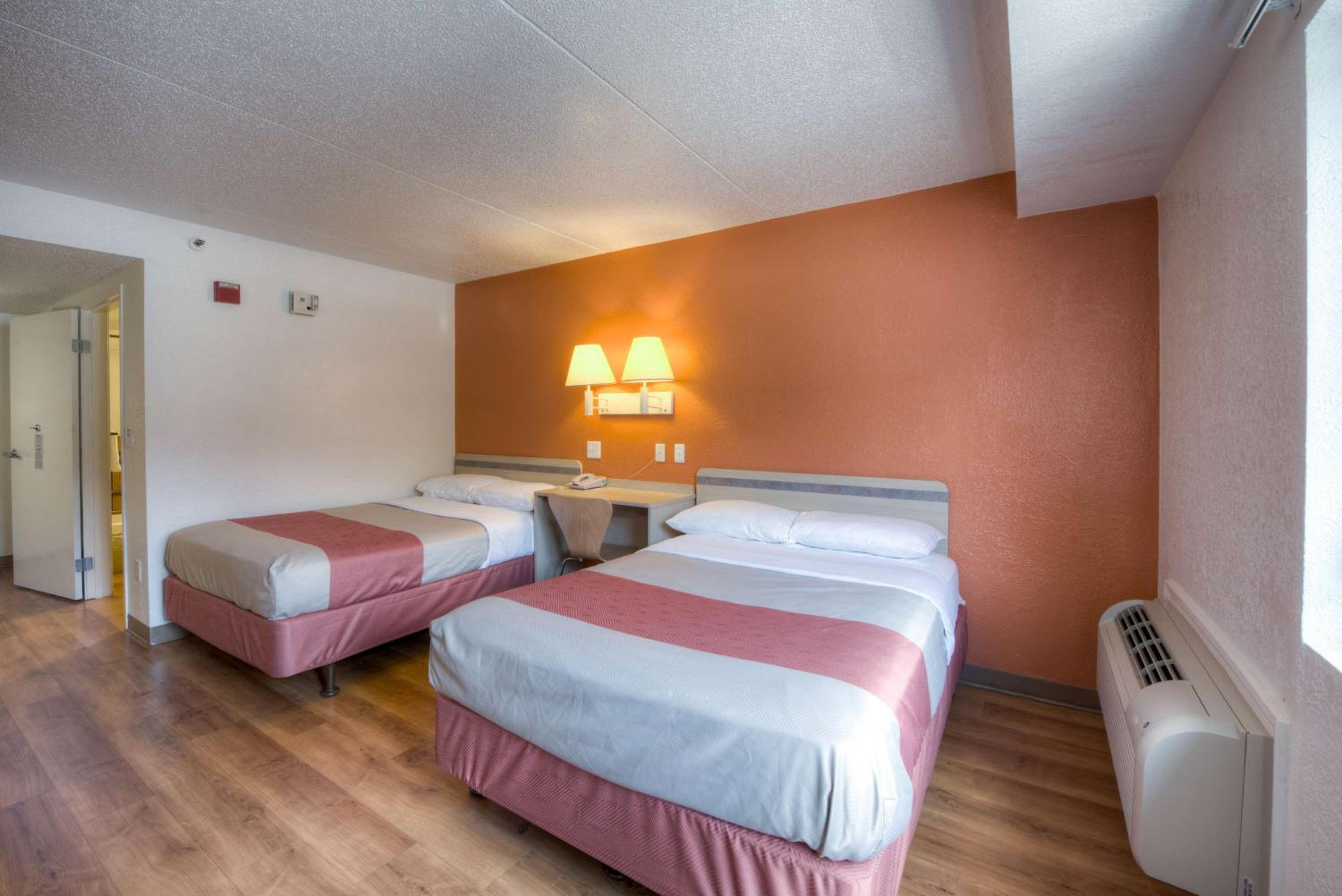 Motel 6-Branford, CT - New Haven - Property Image 35