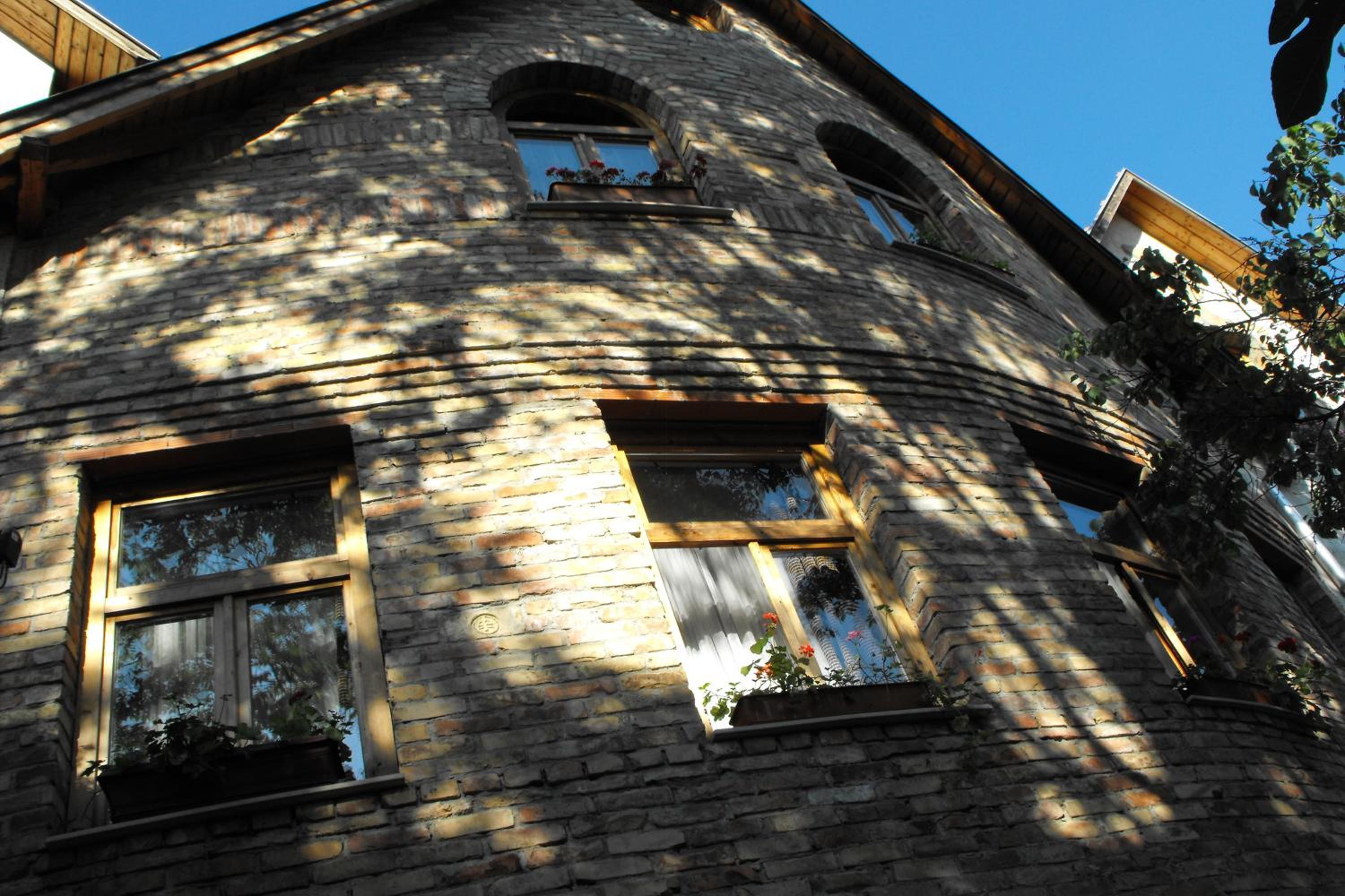 Hungaria Guesthouse view 3