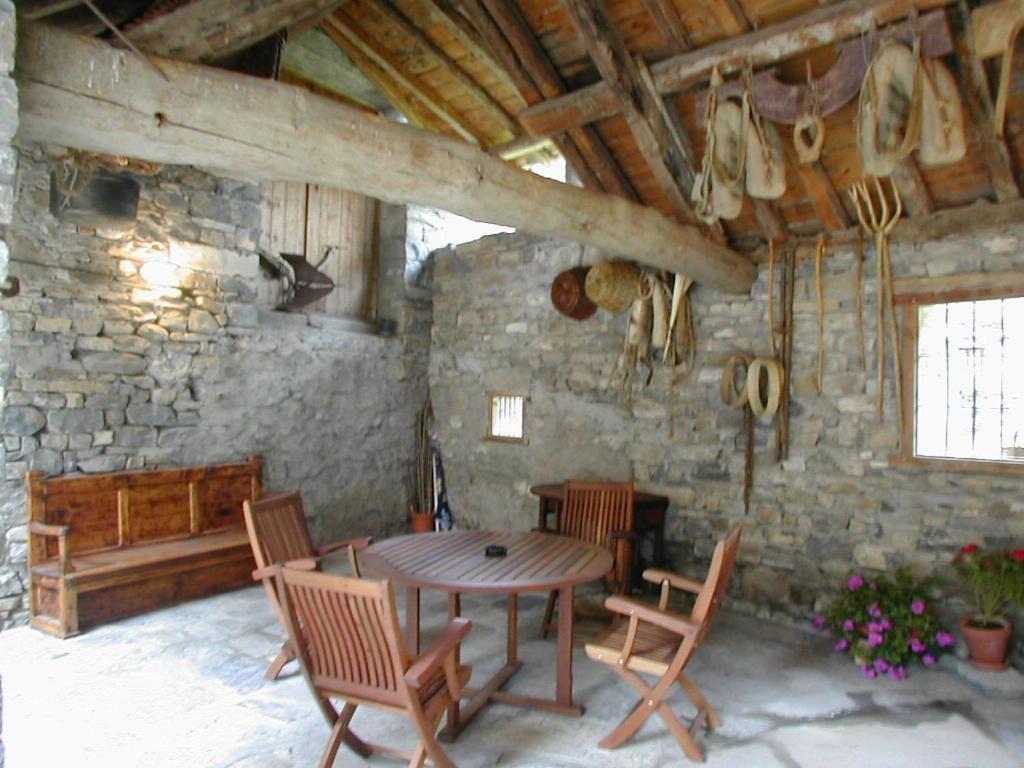 Apartamentos Casa Buisan