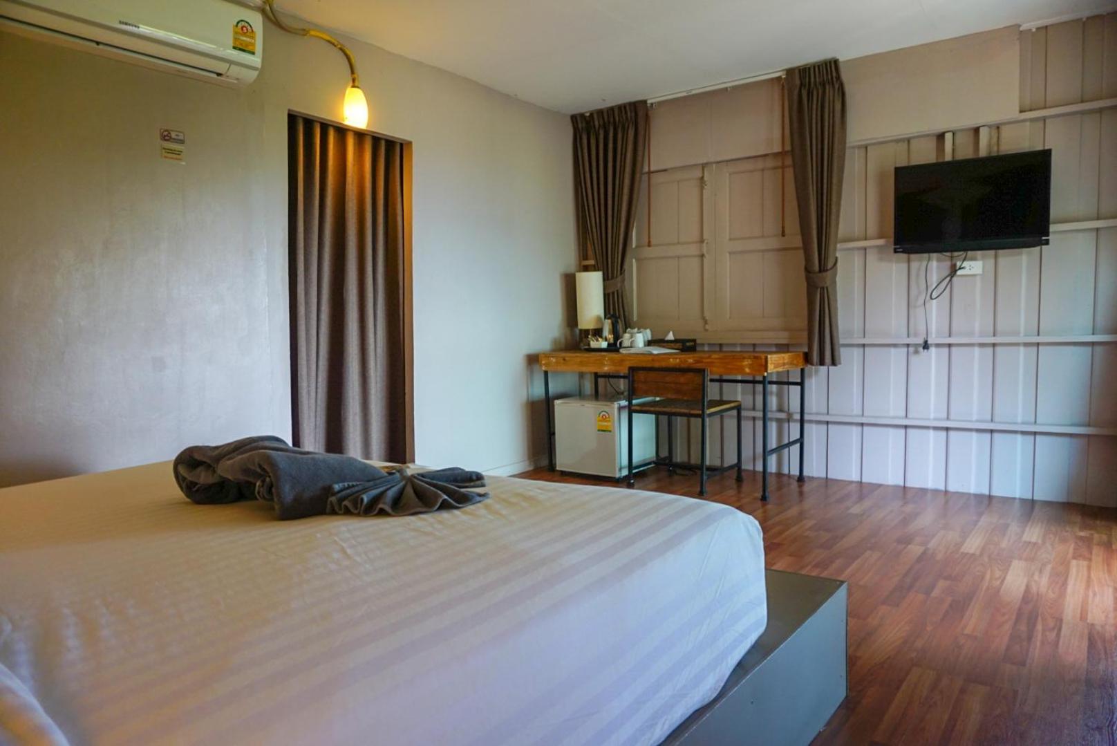 HIP Seaview Resort @ Phi Phi