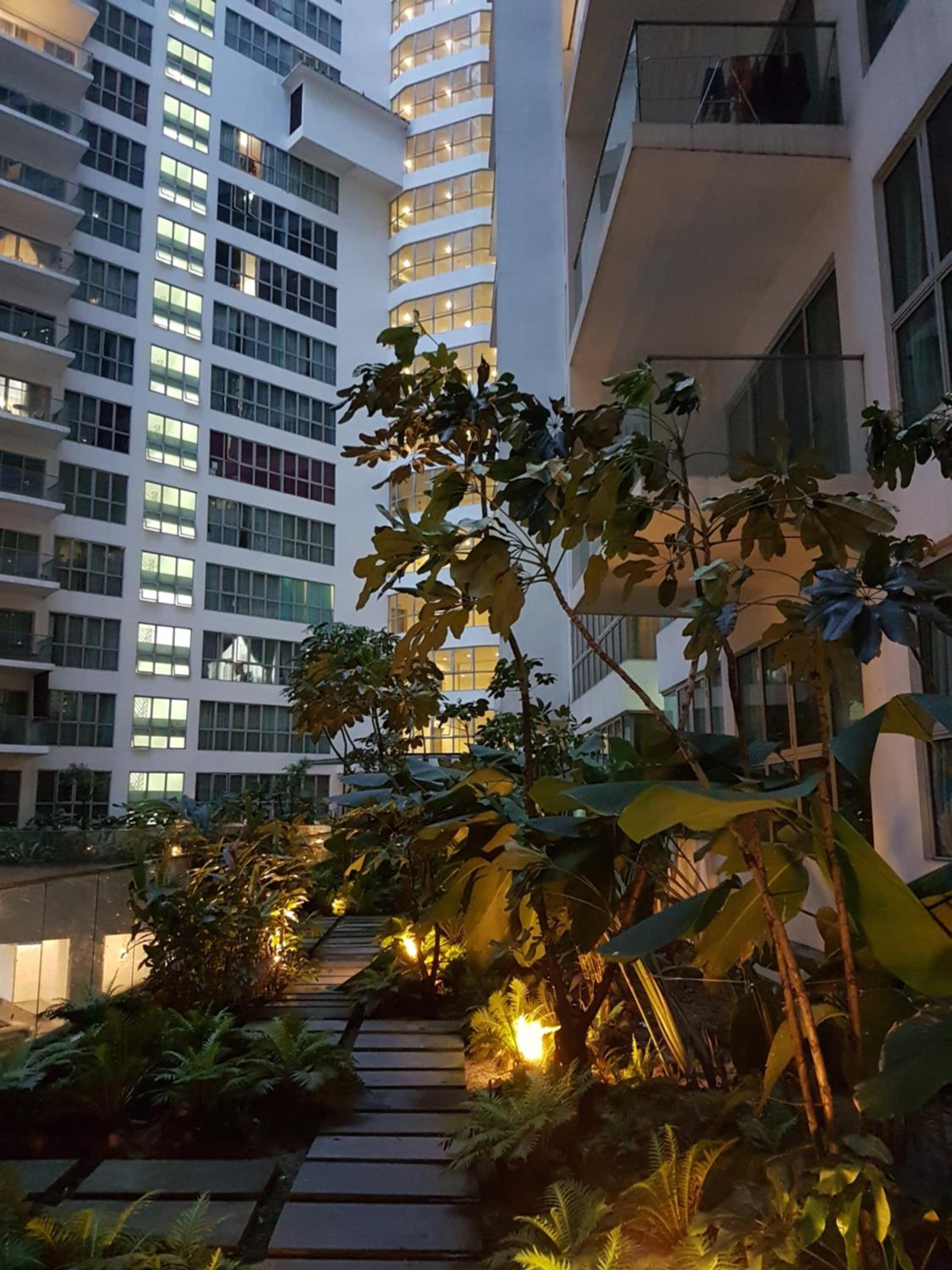 StarsBed KLCC Skyview Roof Pool Hostel