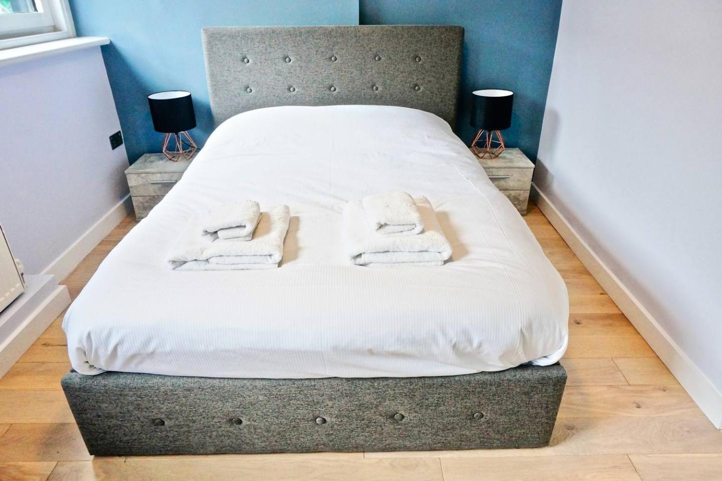 2BR/2Bath Luxury Modern Flat in the City London