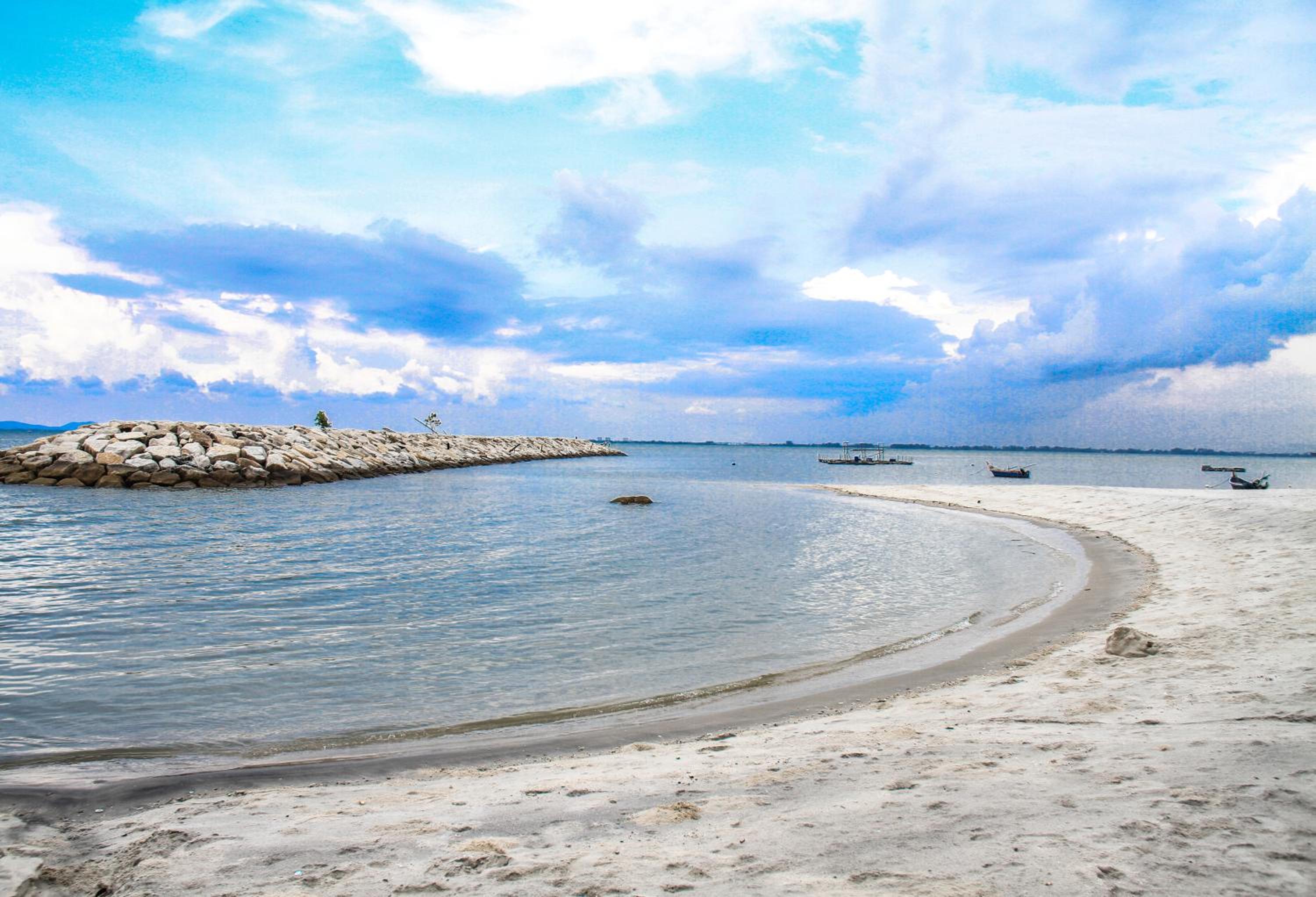 8 Boutique By The Sea