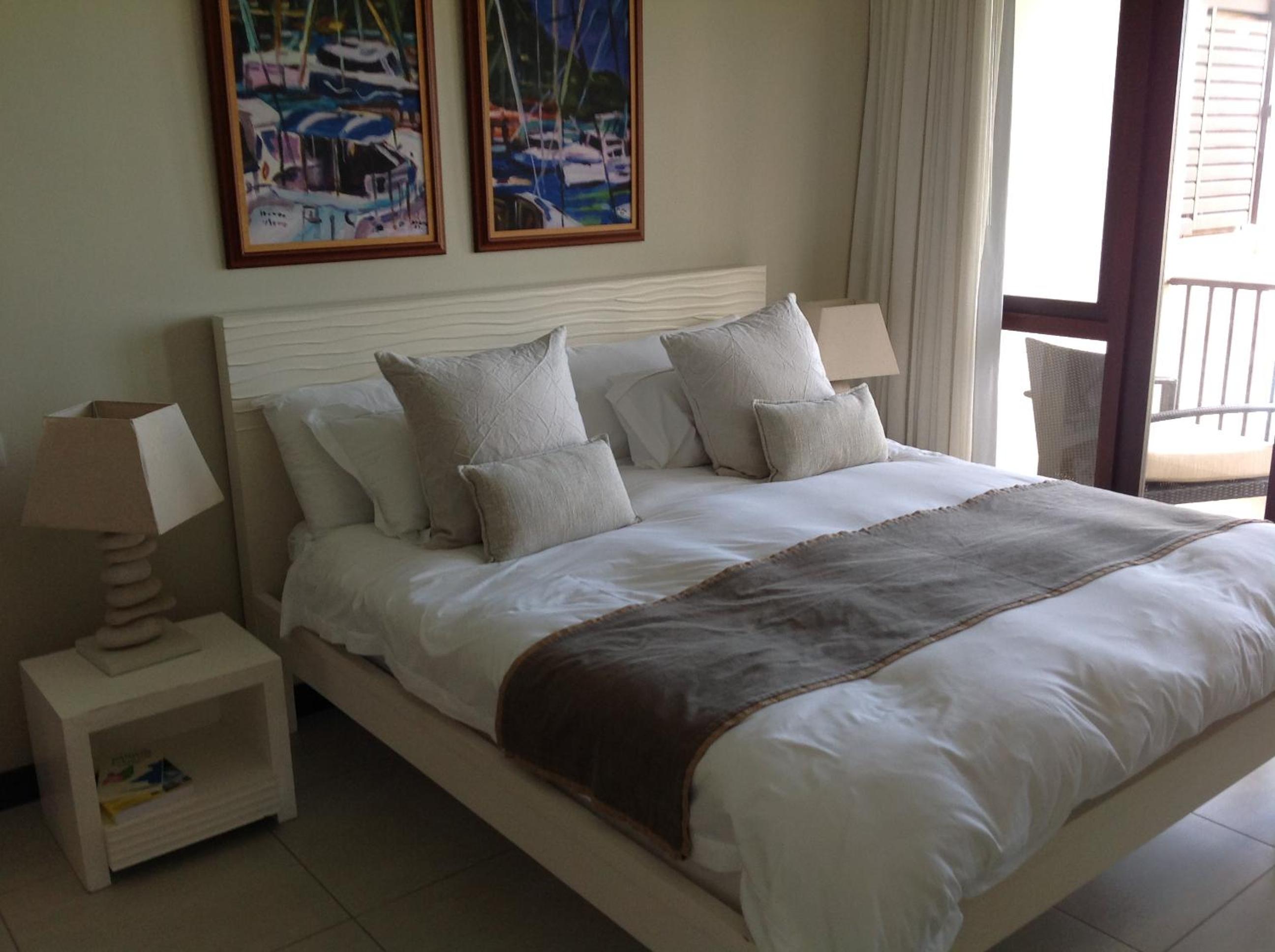 Eden Island luxury apartment sea view photo 4