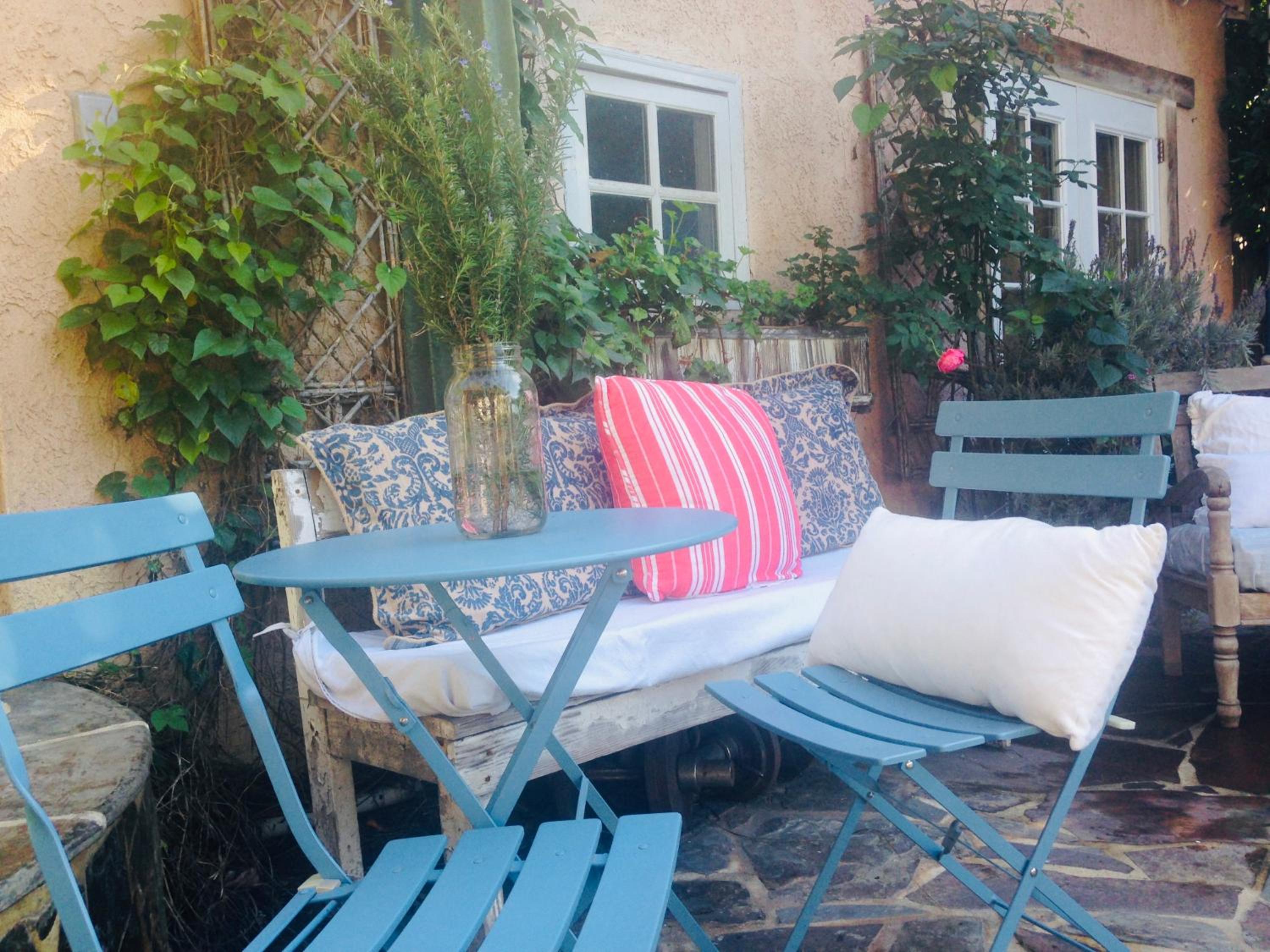 Hotel Under the Tuscan Sun Cottage in West Los Angeles