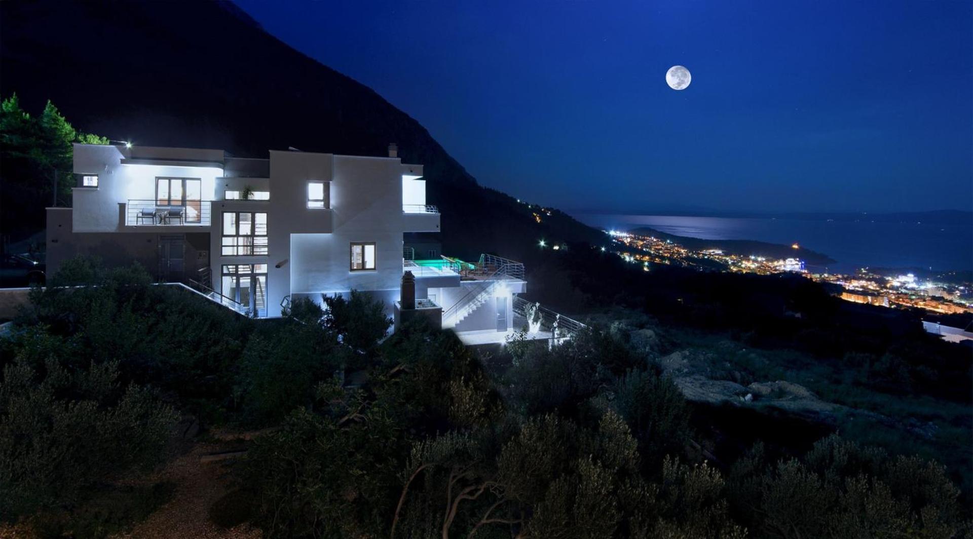 Villa View a luxury villa in Makarska, heated private pool, jacuzzi, gym view 2