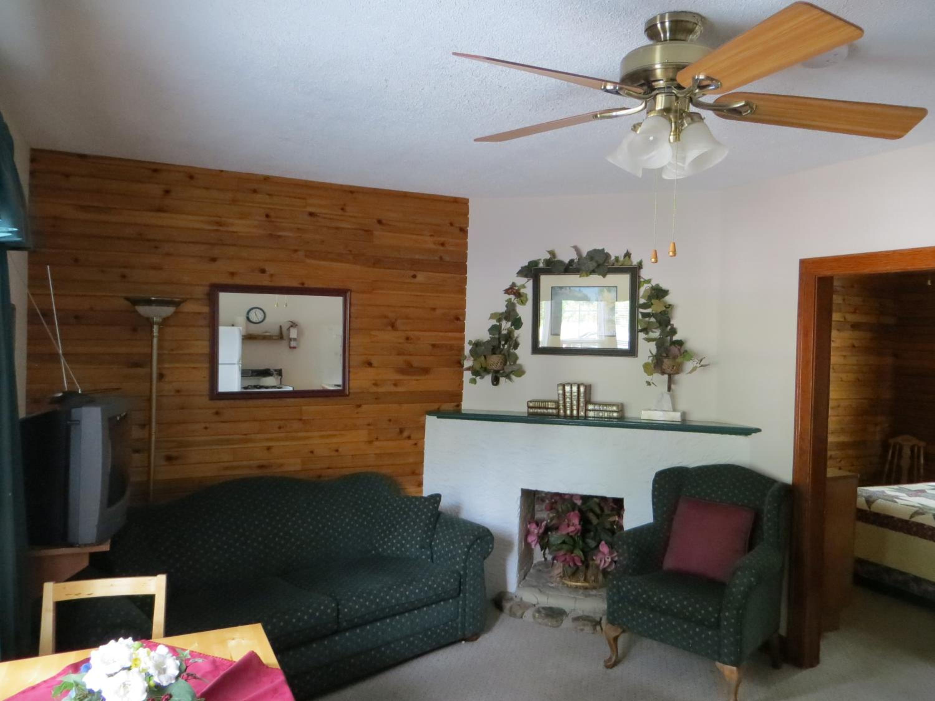 Crandell Mountain Lodge