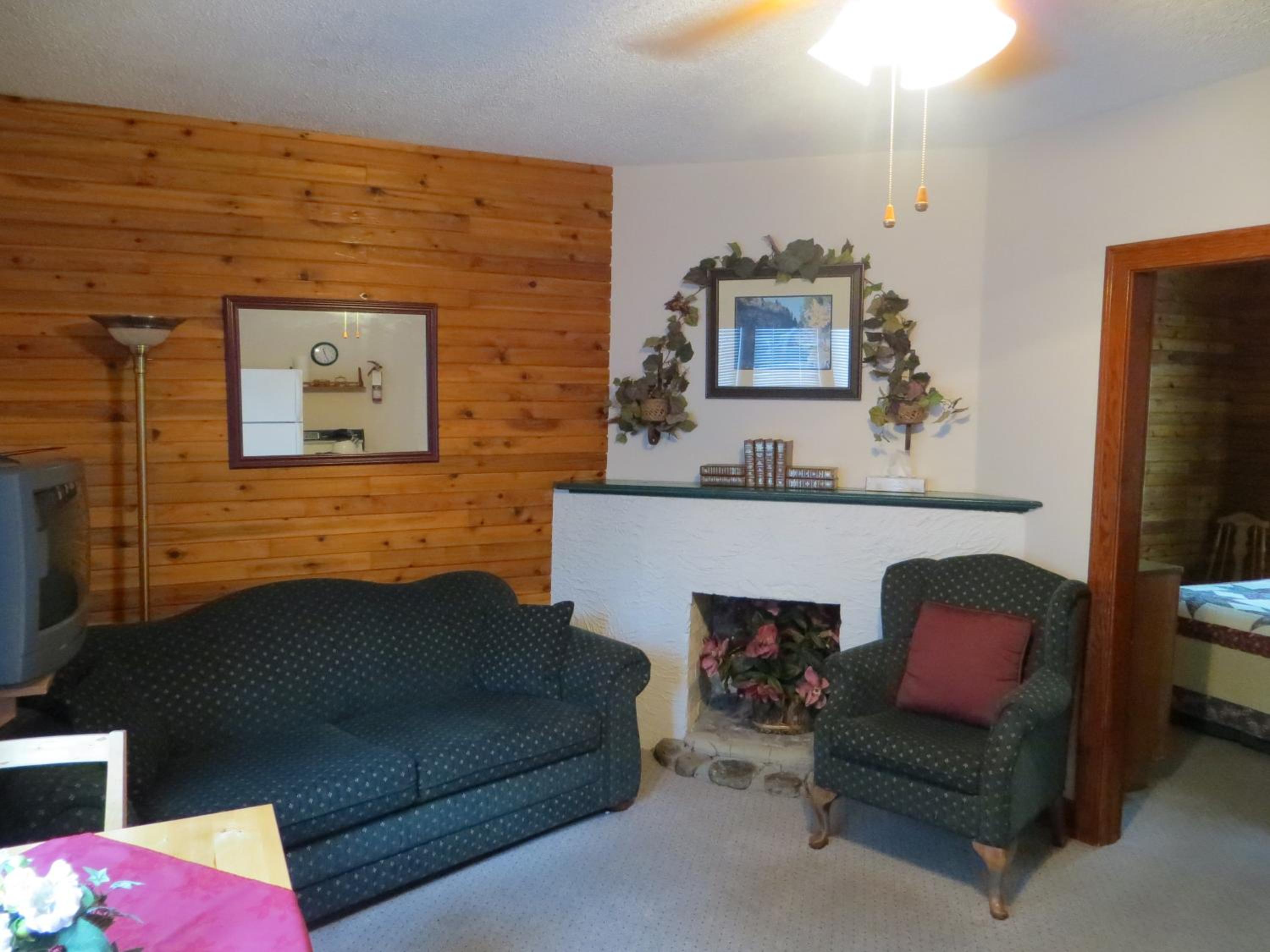 Crandell Mountain Lodge