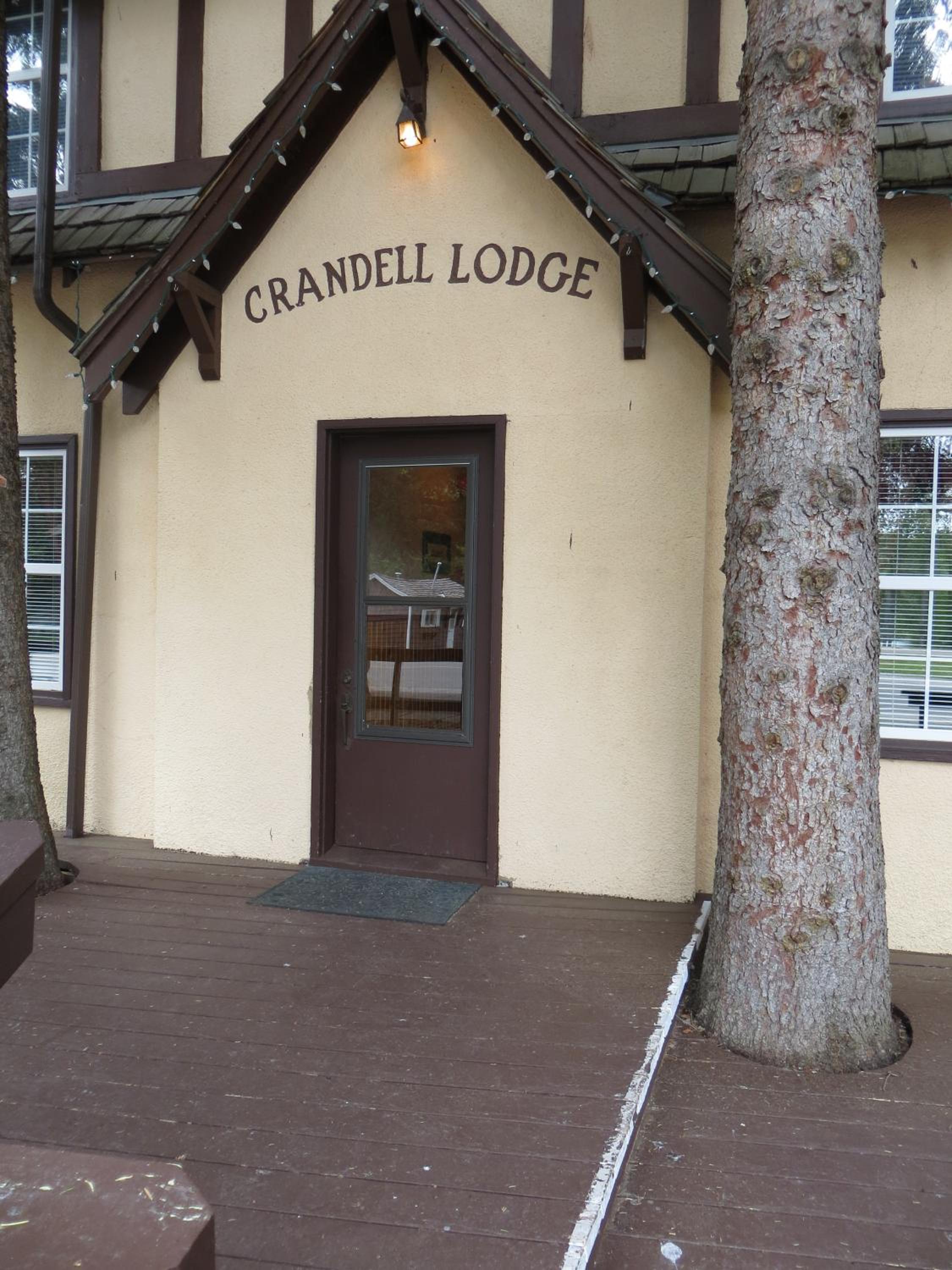 Crandell Mountain Lodge