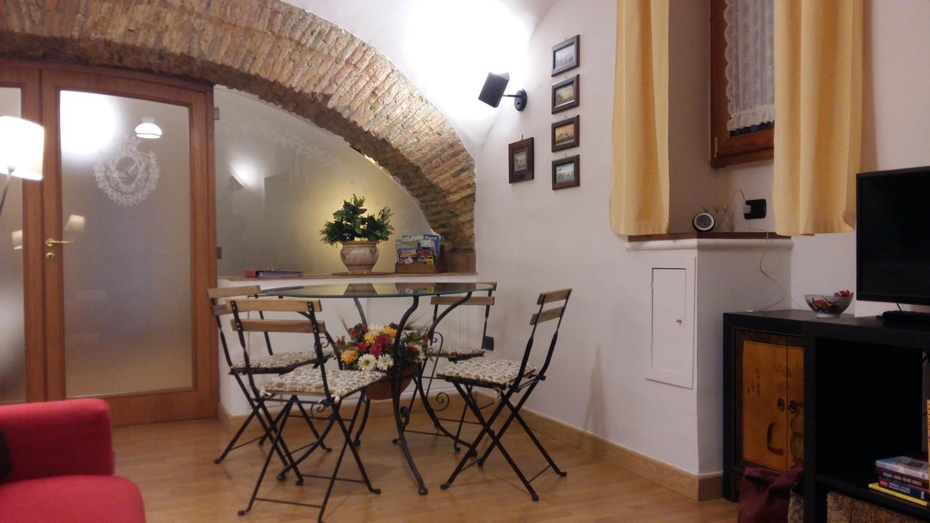 L' Arcata a Montesanto