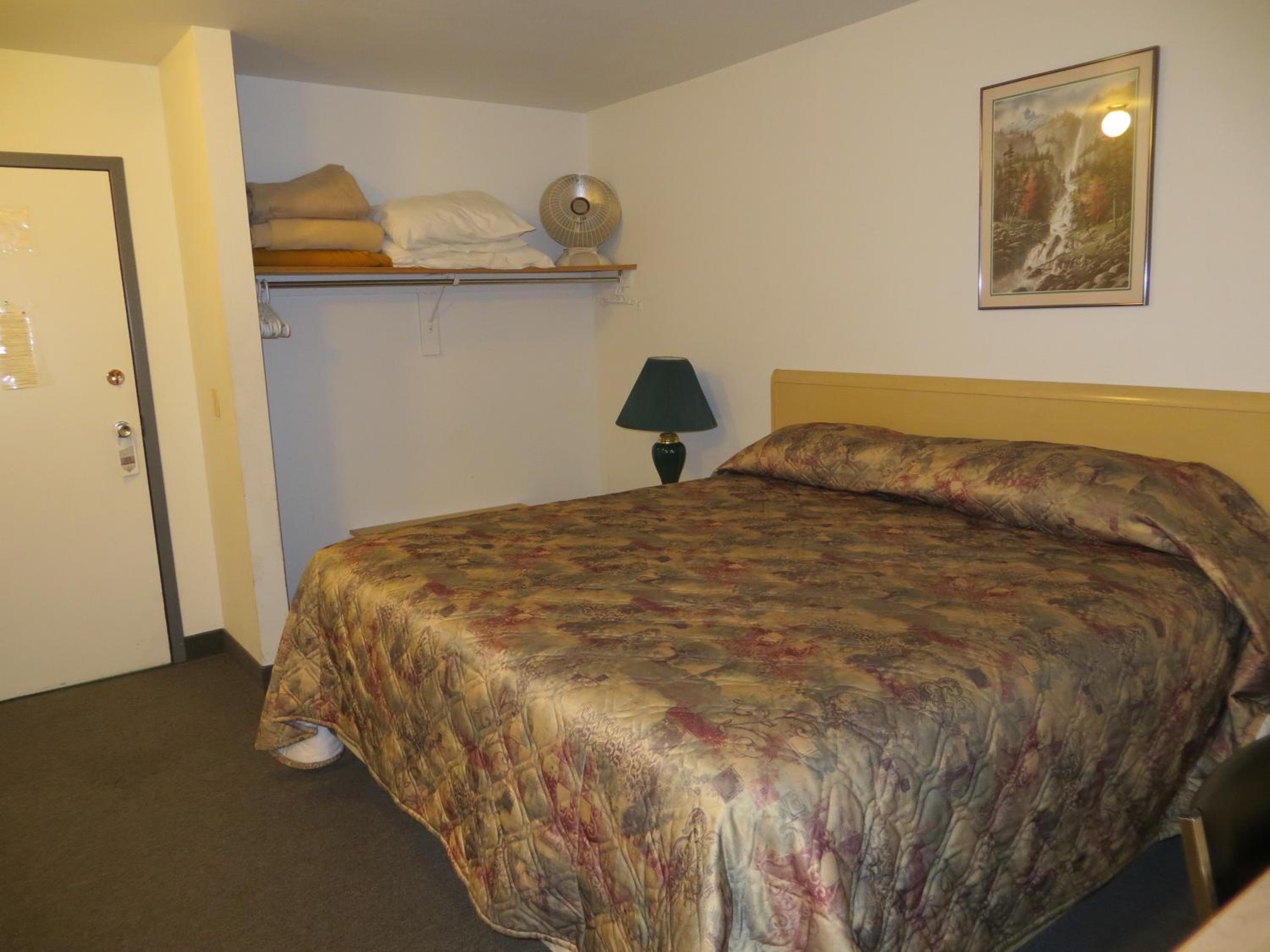 Lazy J Motel