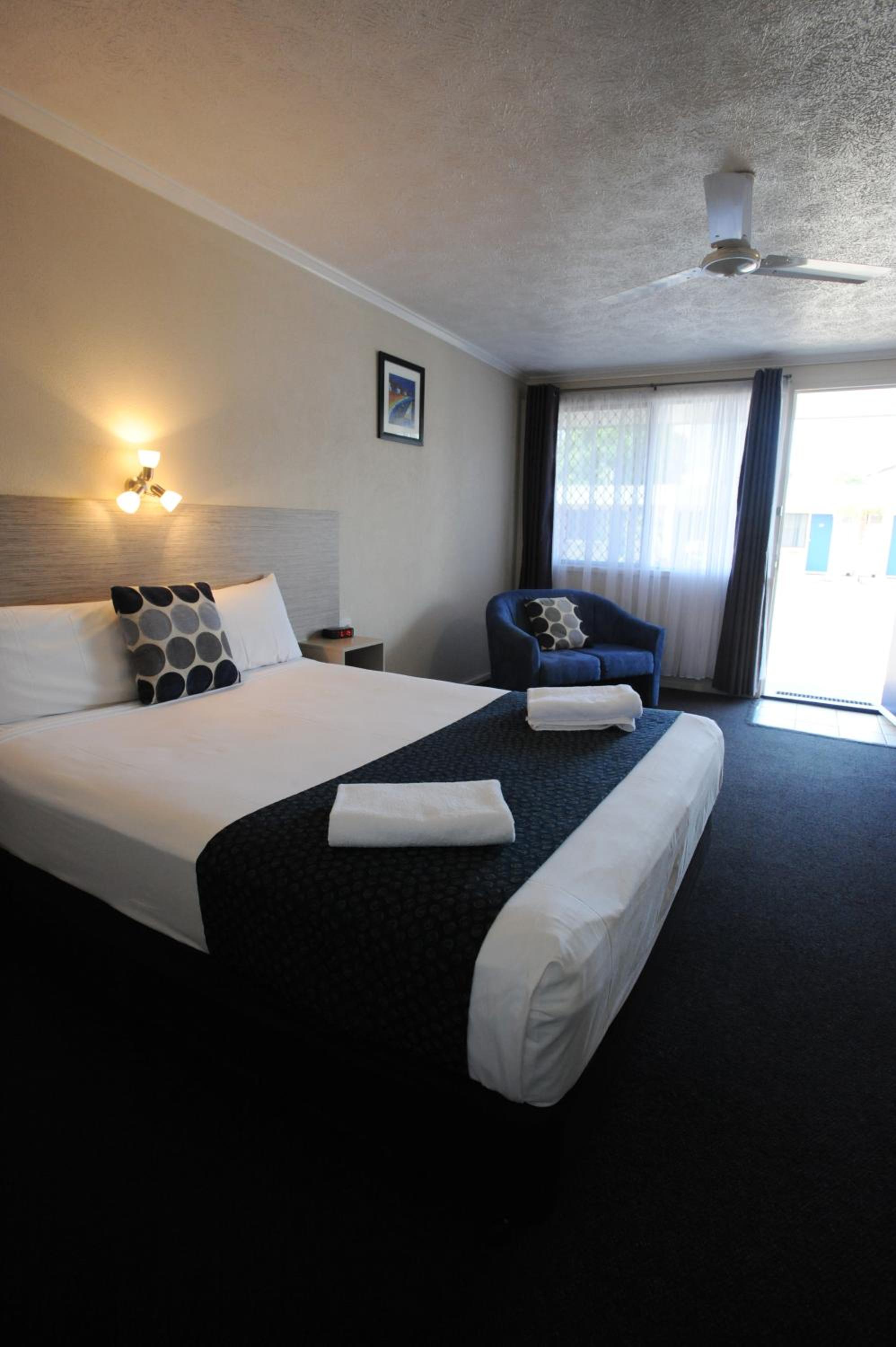 Shoredrive Motel