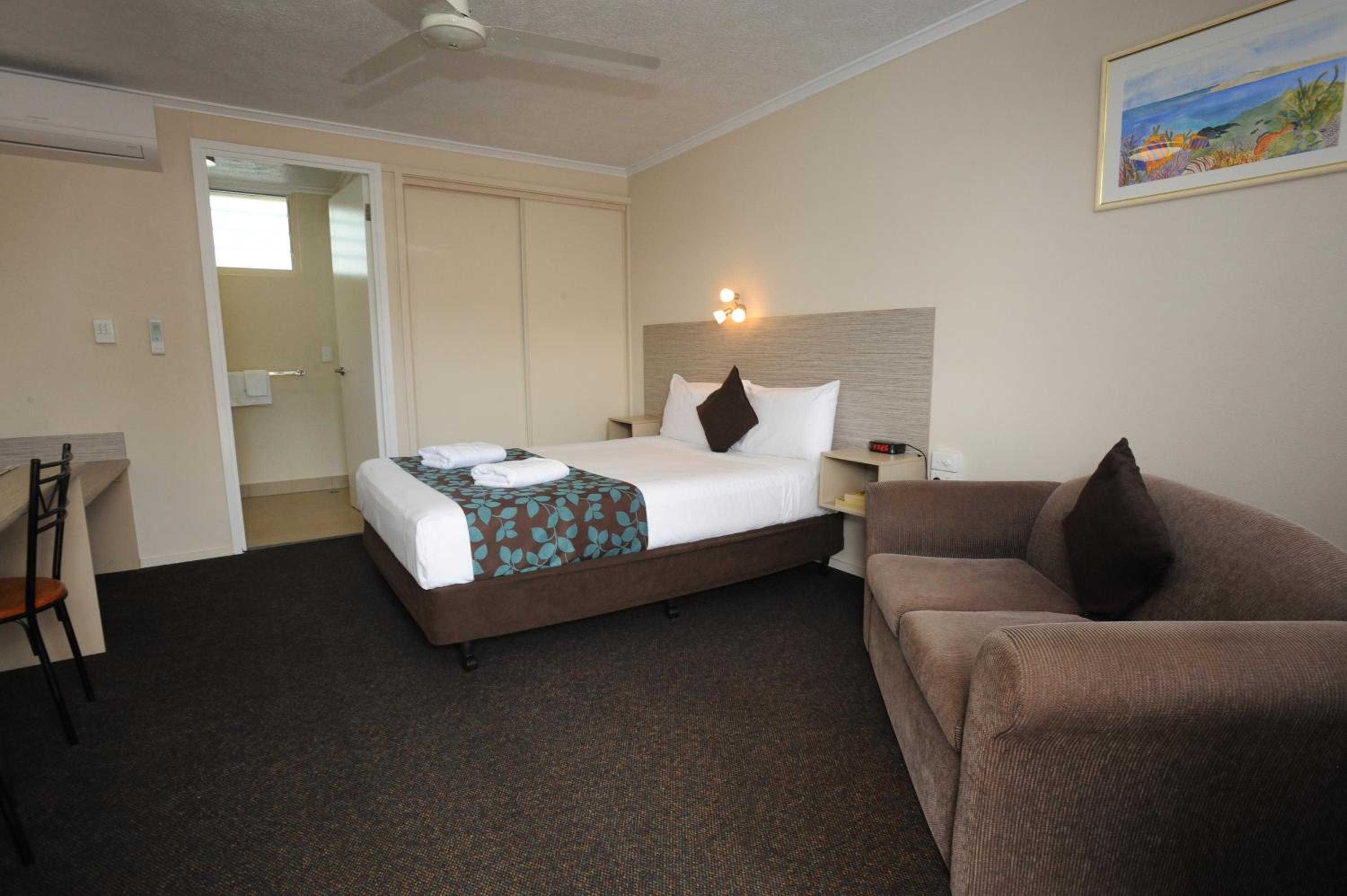 Shoredrive Motel