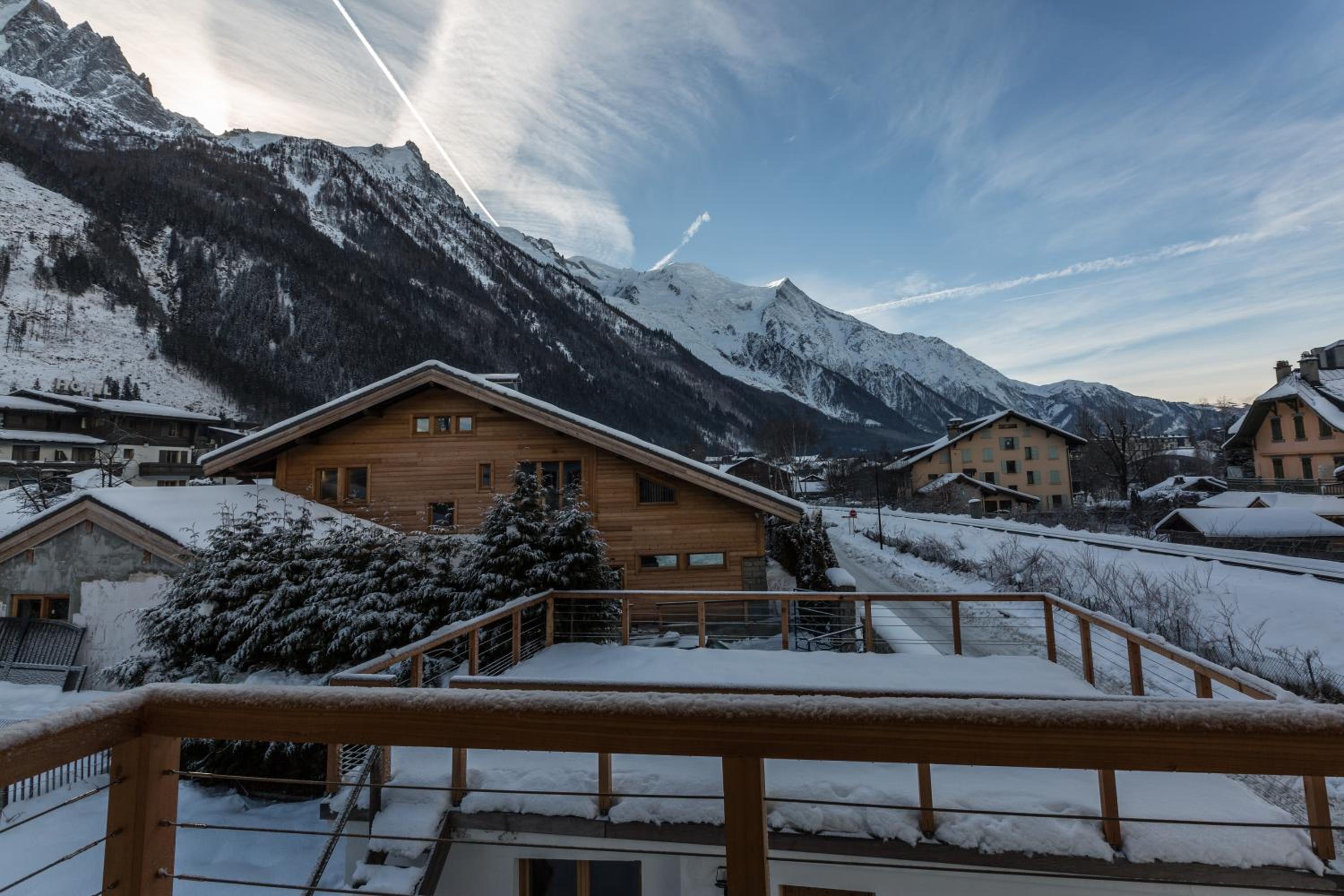 Chalet Yolo view 4