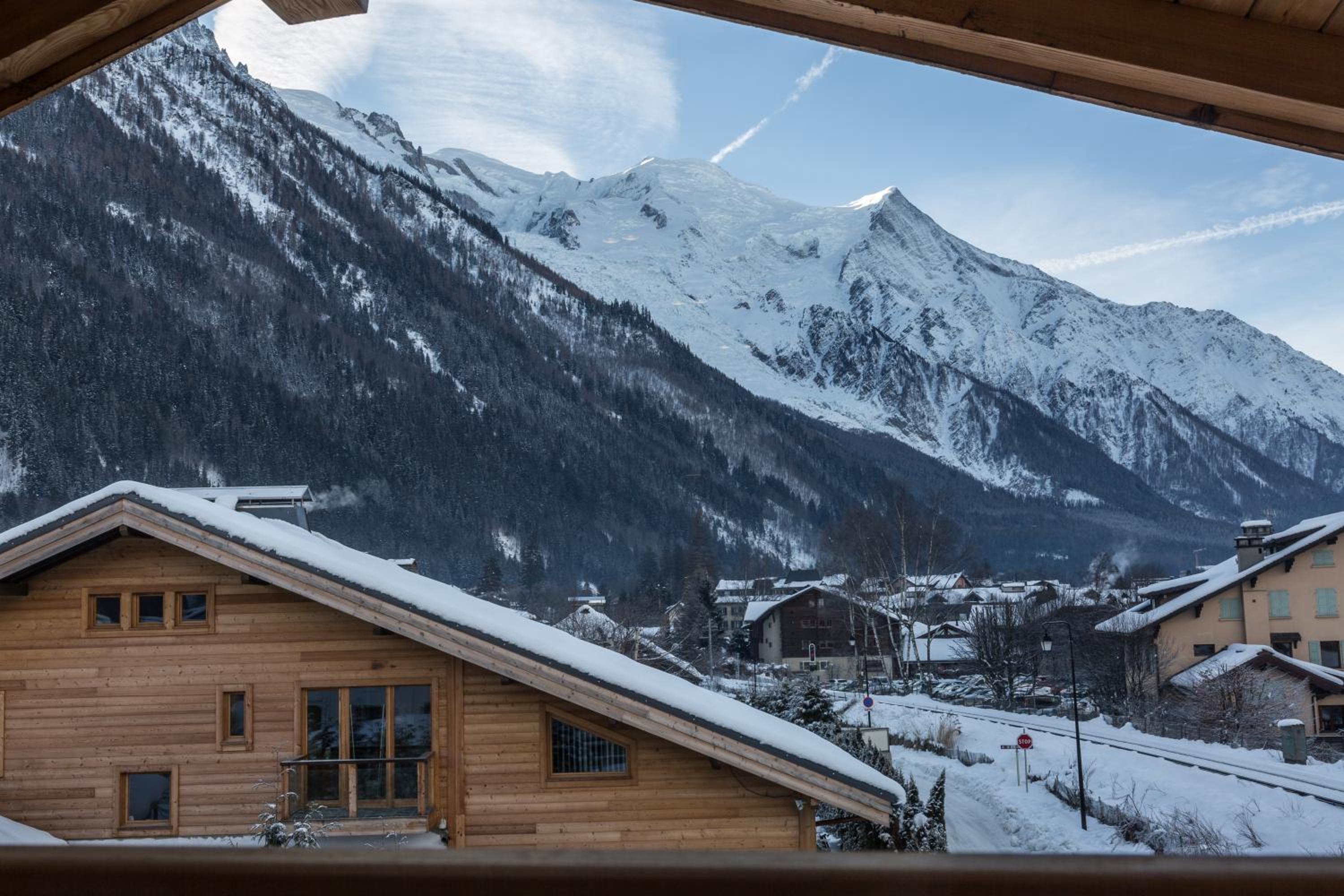 Chalet Yolo view 5