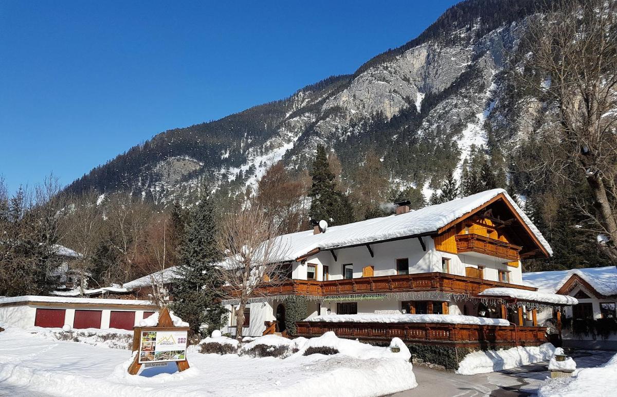Gästehaus Almrausch, Ferienanlage mit Pool
