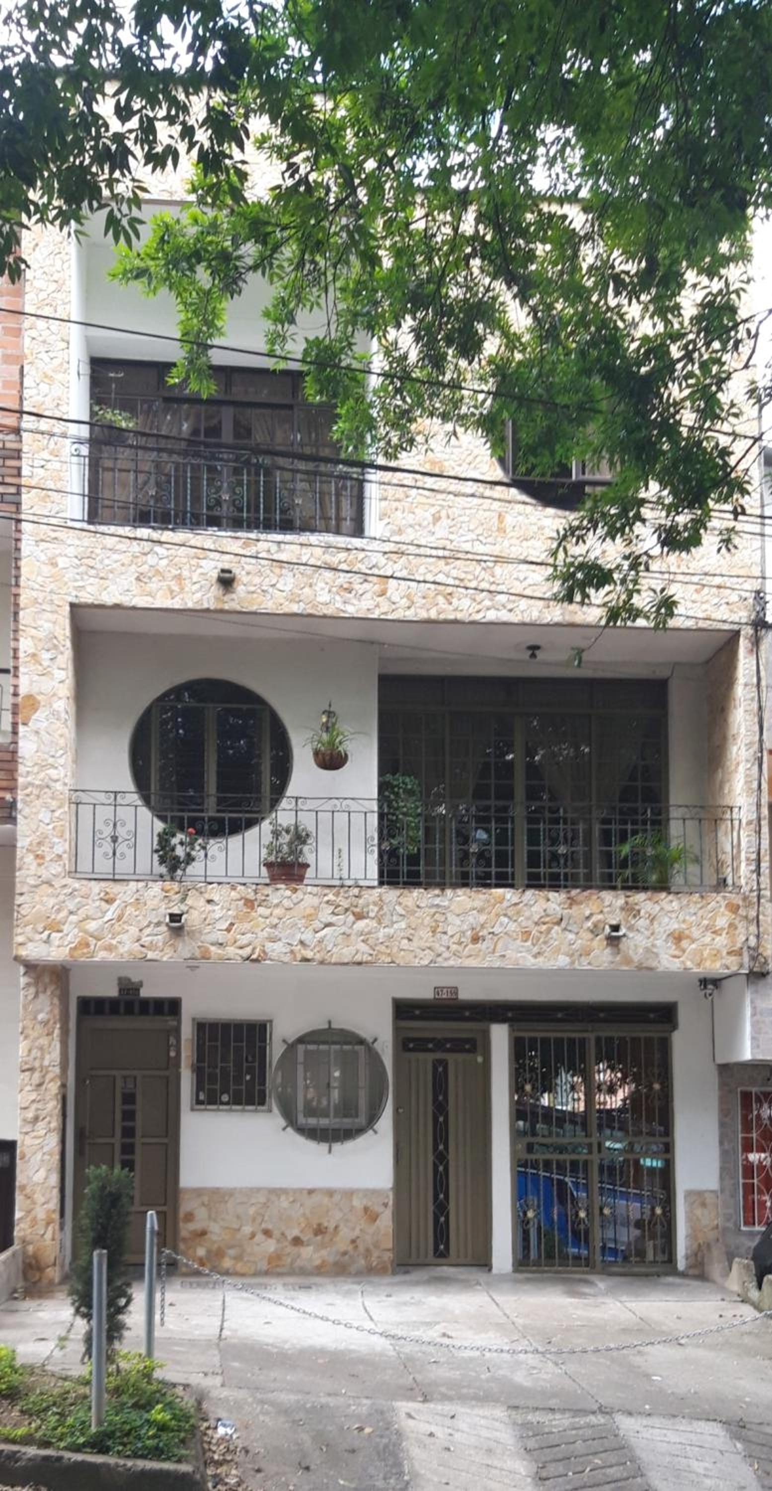 Casa Entera-Cerca a Mall La Central y Estación de Tranvía