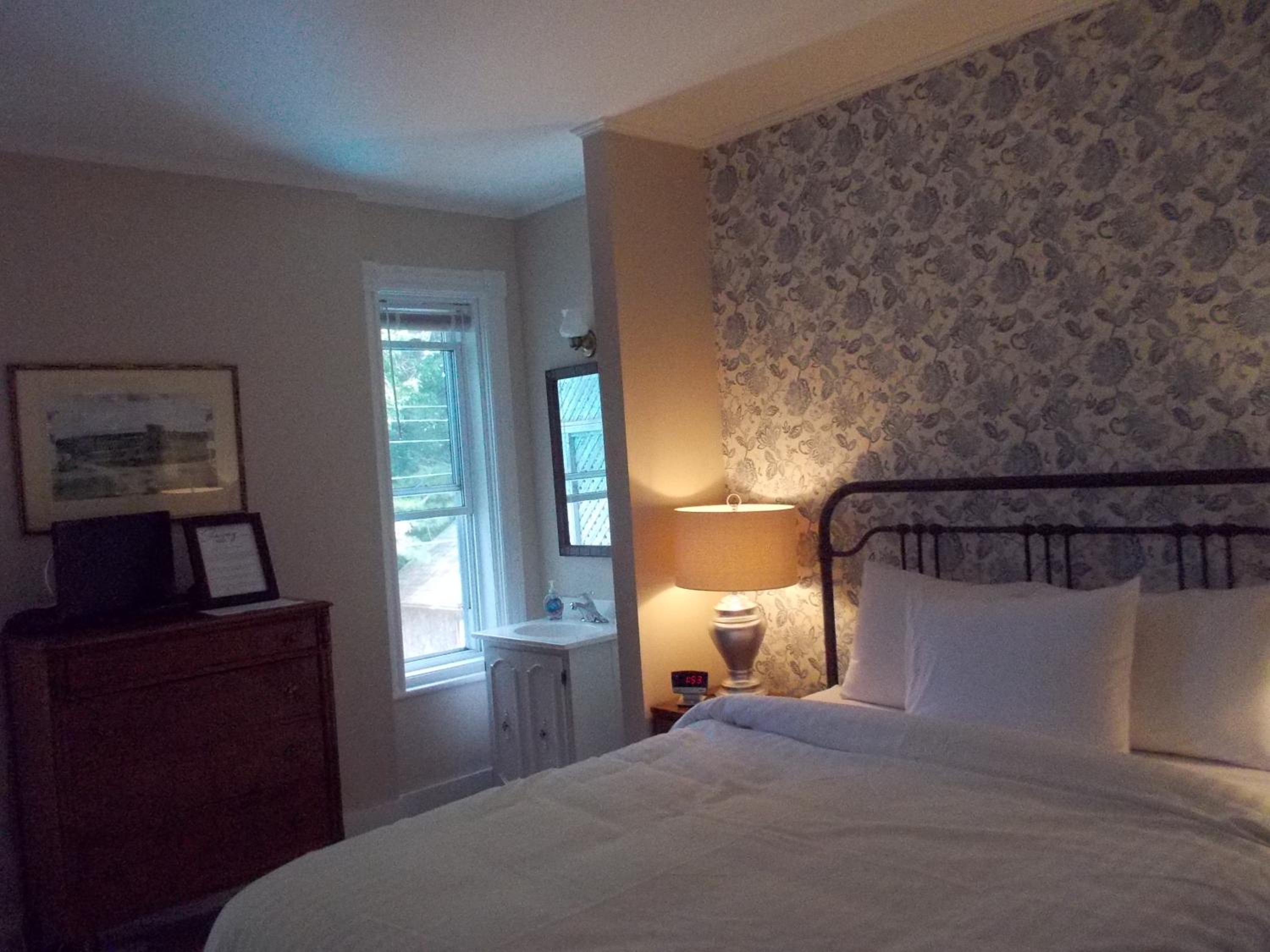 Seaway Manor B&B
