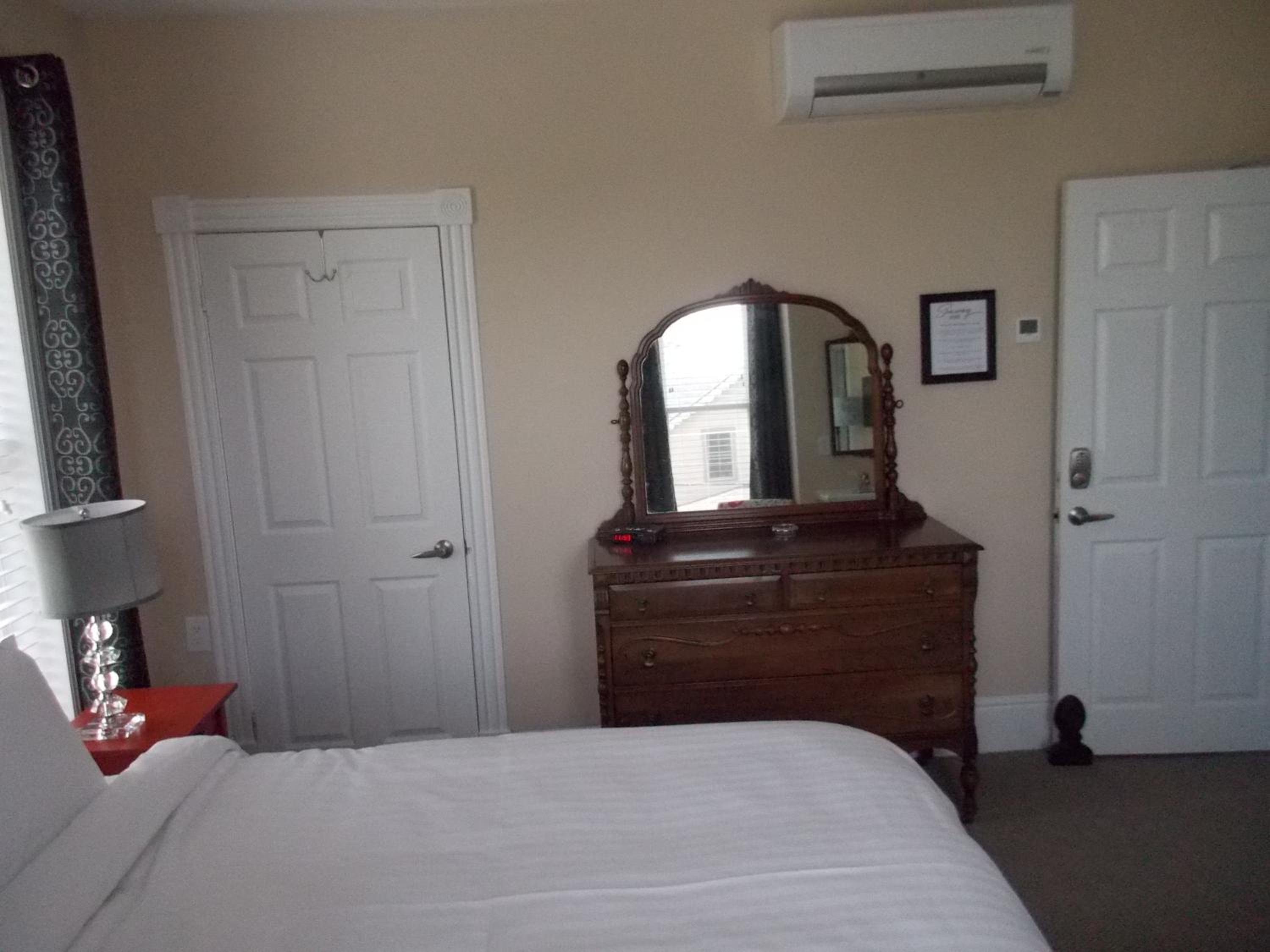 Seaway Manor B&B