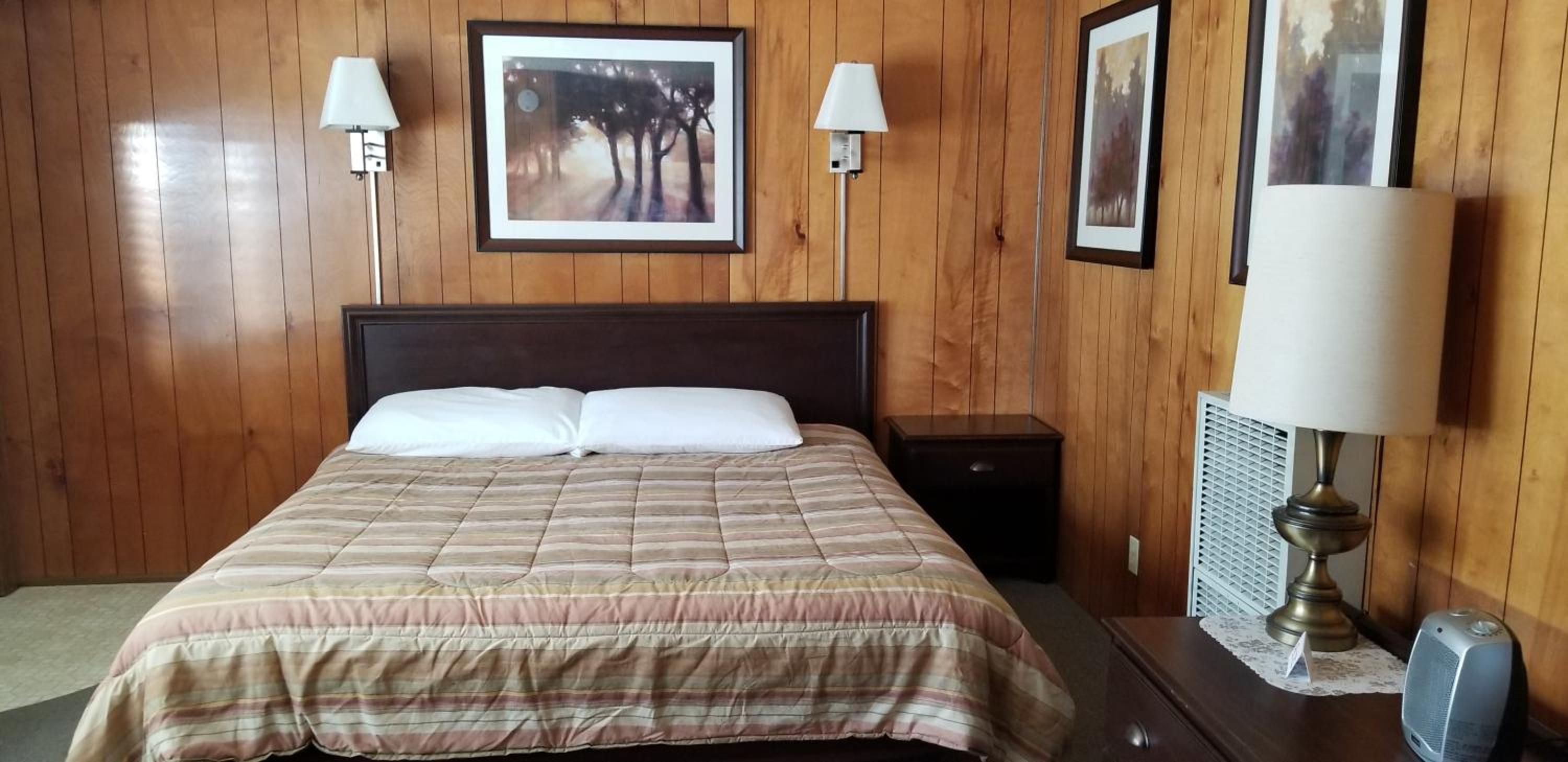 The Whispering Elms Motel view 5