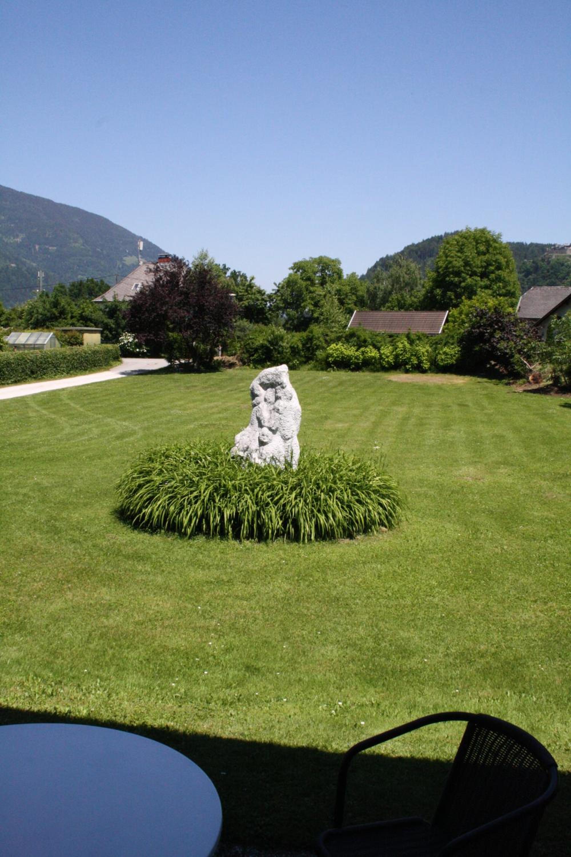Photo 33