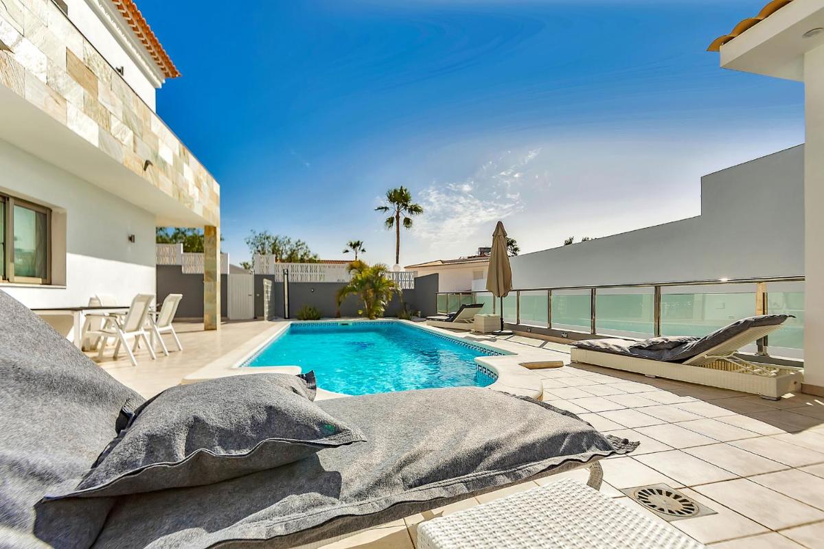 Villa Nuelve view 2