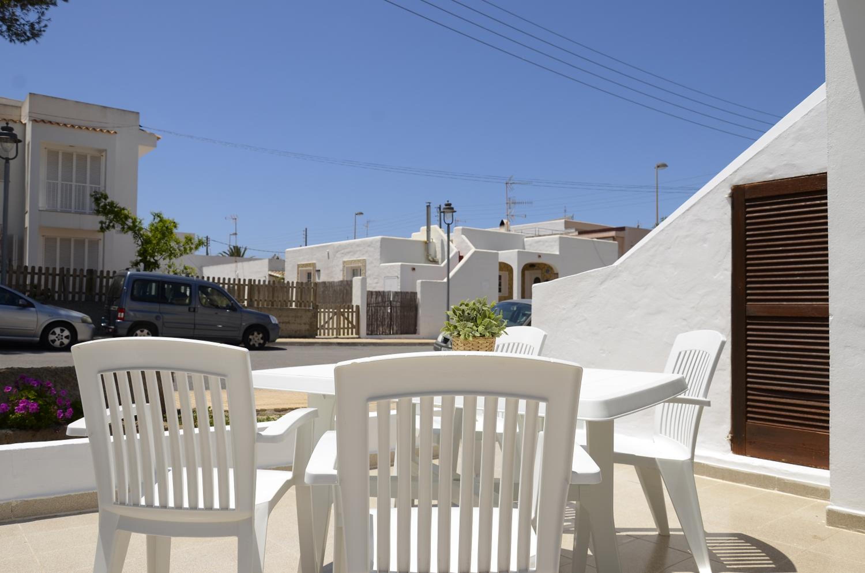Apartamentos Eugenio by Formentera Passport