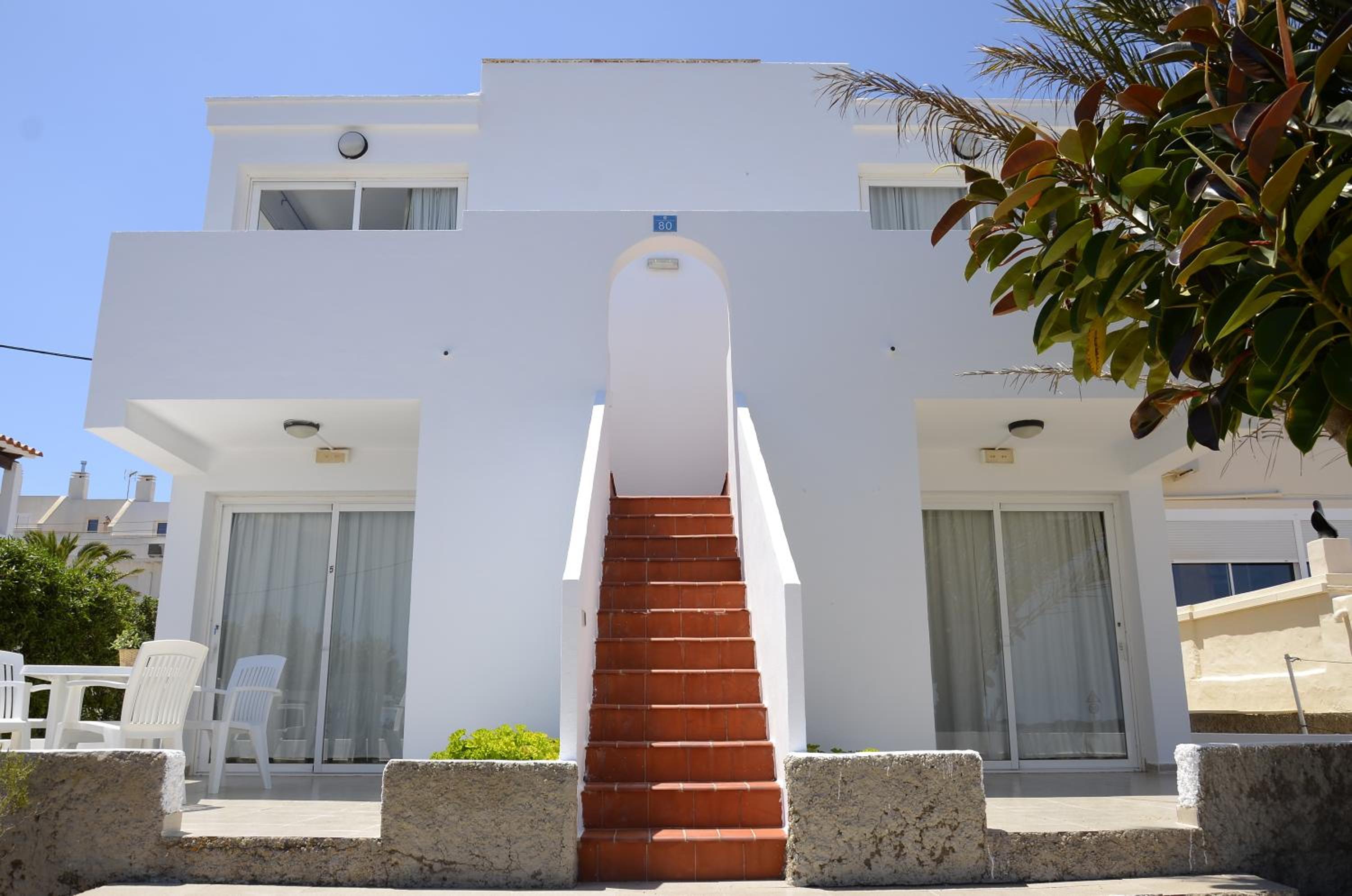 Apartamentos Eugenio by Formentera Passport