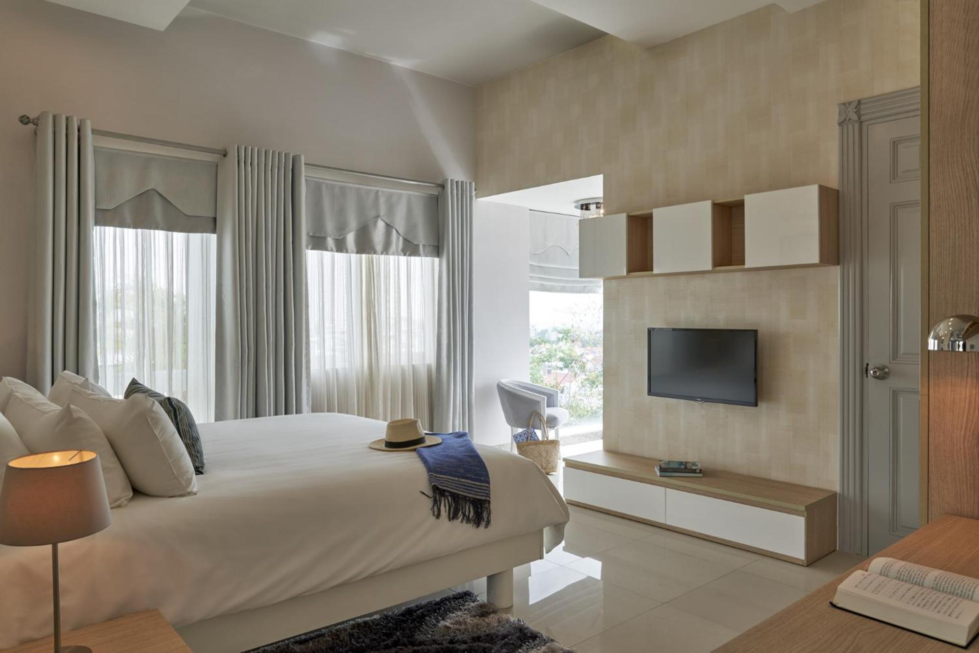 The Wind Resort - Tropical Hillside Escape